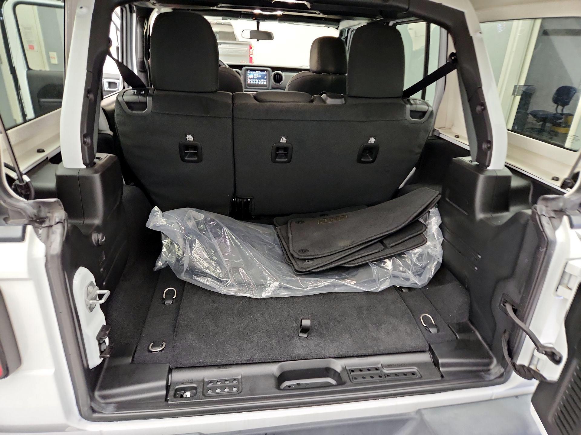 Thumbnail: 2021 Jeep Wrangler - 20