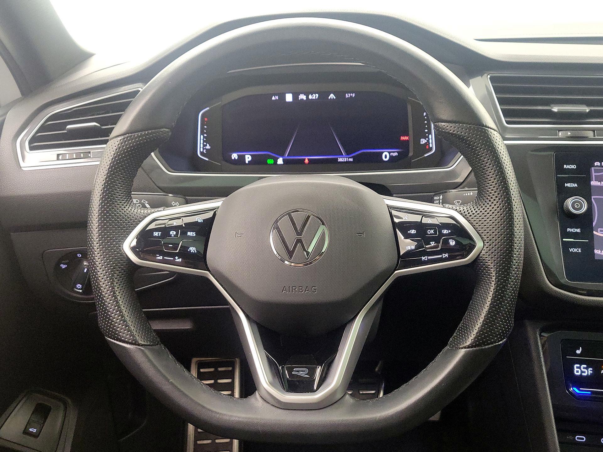 Thumbnail: 2022 Volkswagen Tiguan - 10