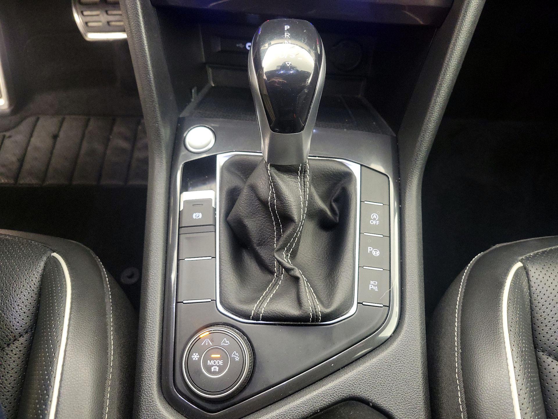 Thumbnail: 2022 Volkswagen Tiguan - 18