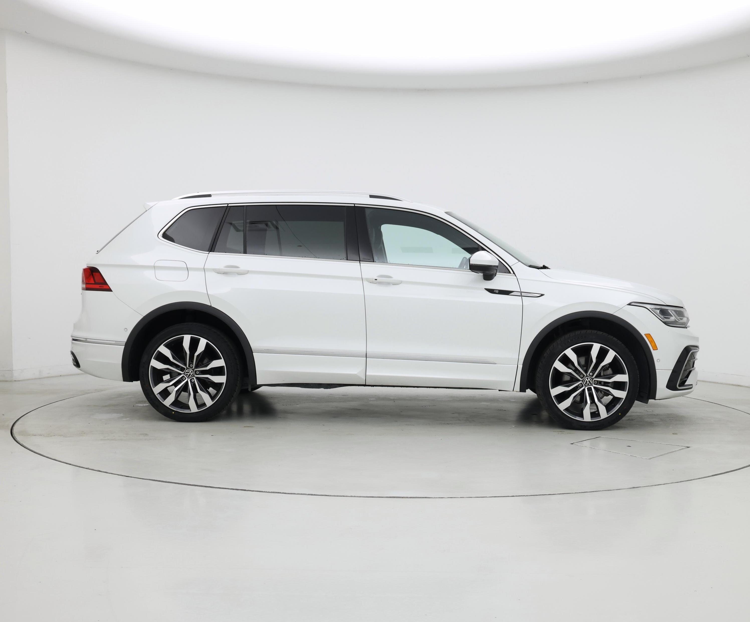 Thumbnail: 2022 Volkswagen Tiguan - 7