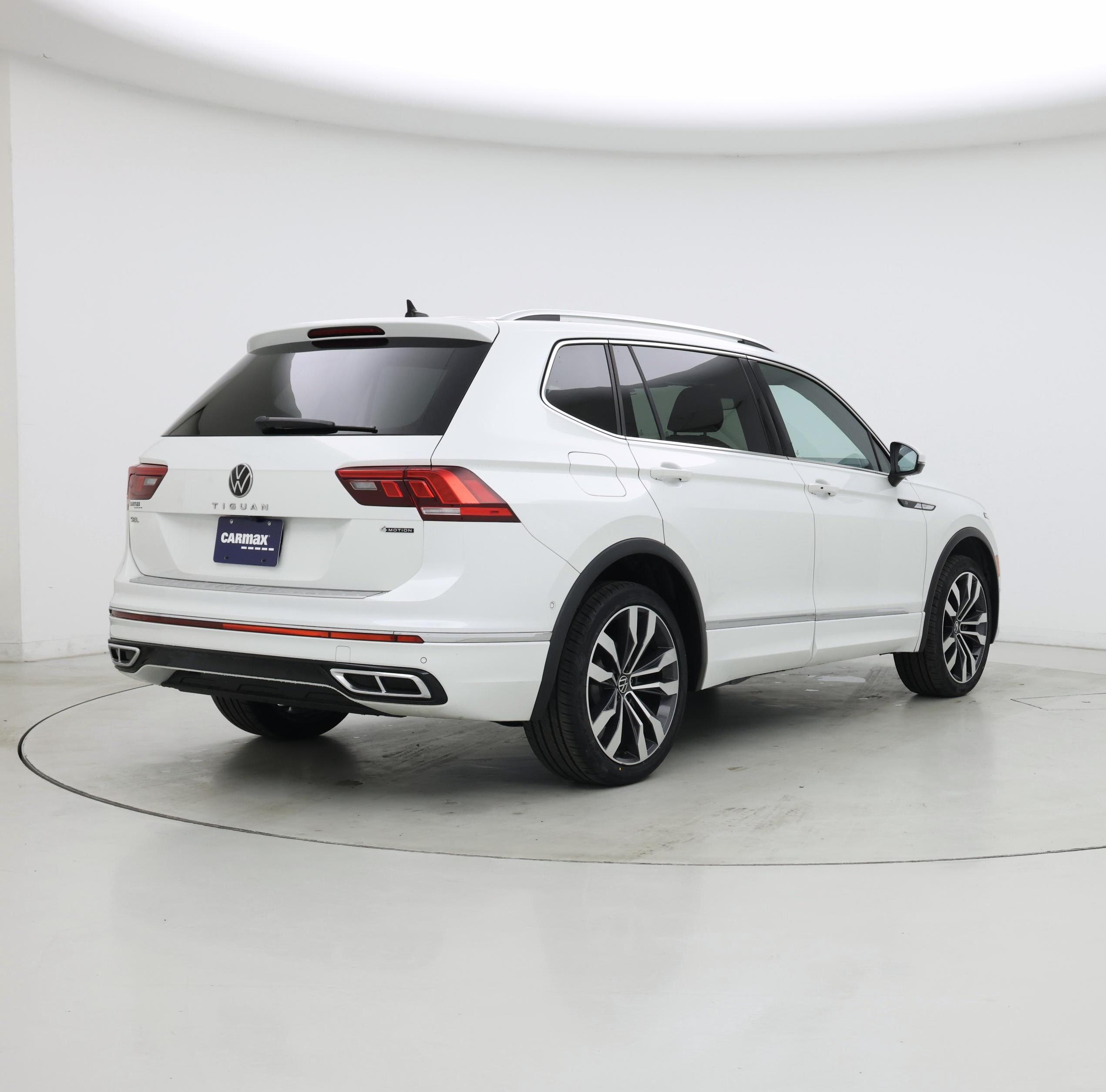 Thumbnail: 2022 Volkswagen Tiguan - 8