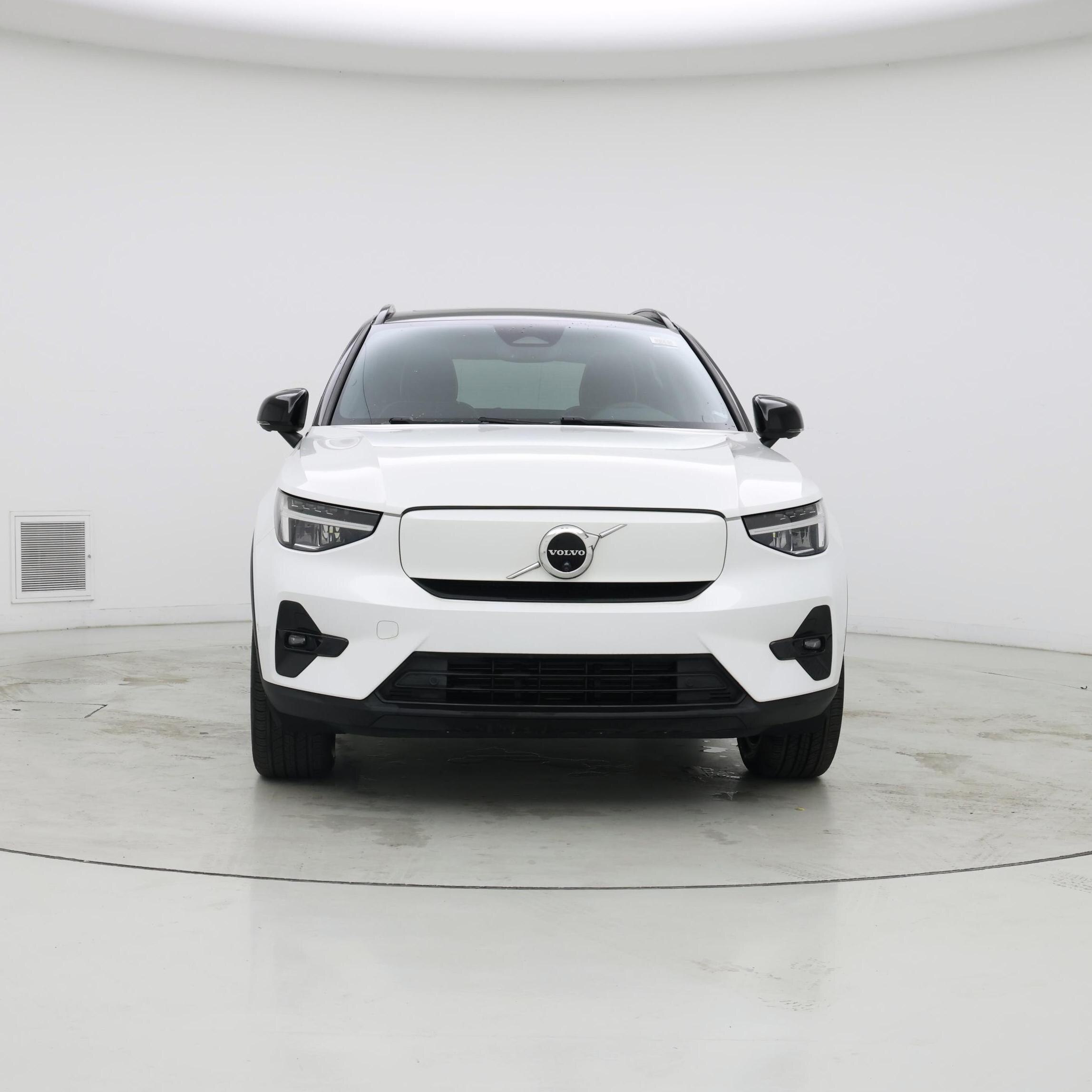 Thumbnail: 2023 Volvo XC40 - 5