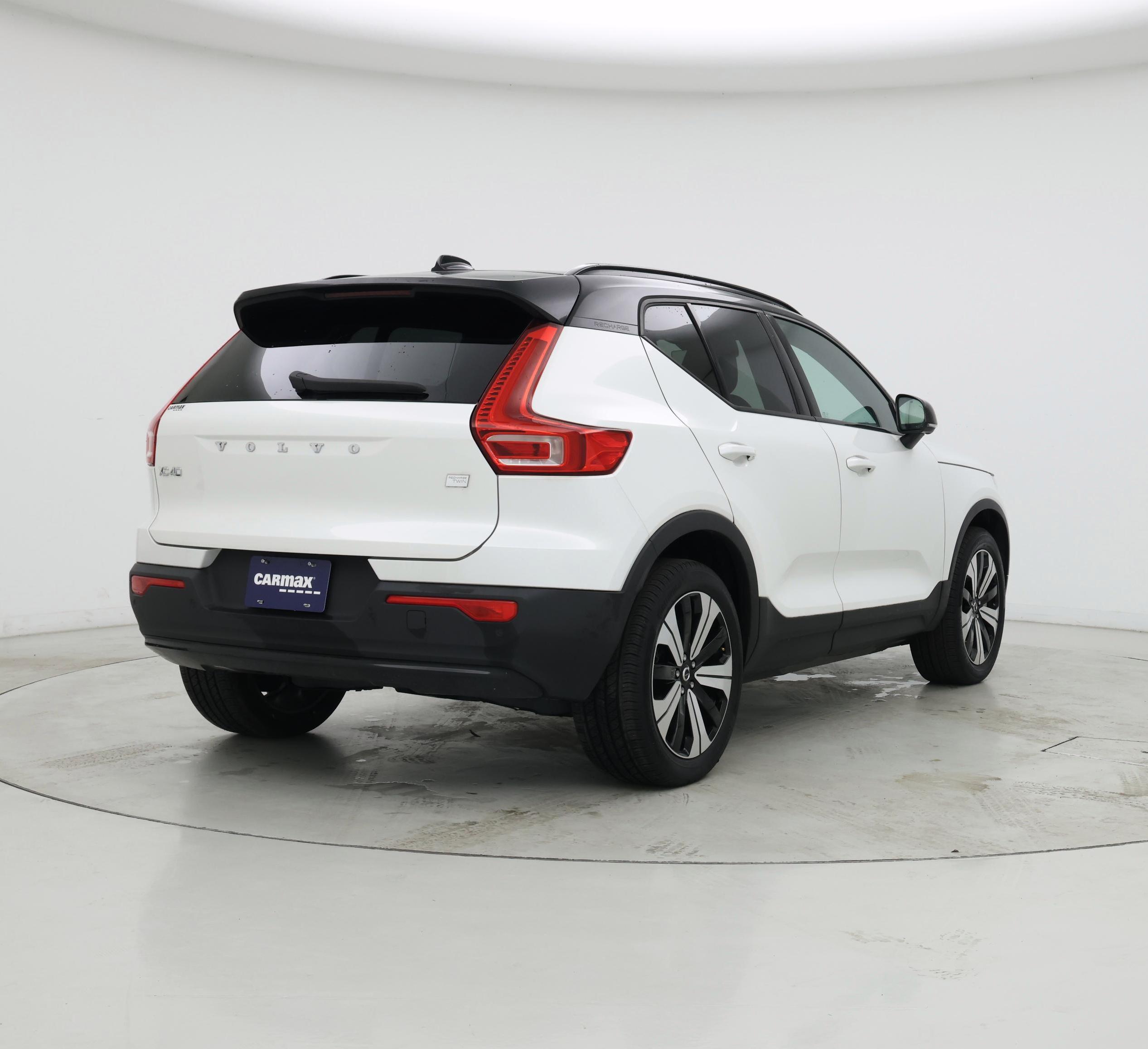 Thumbnail: 2023 Volvo XC40 - 8