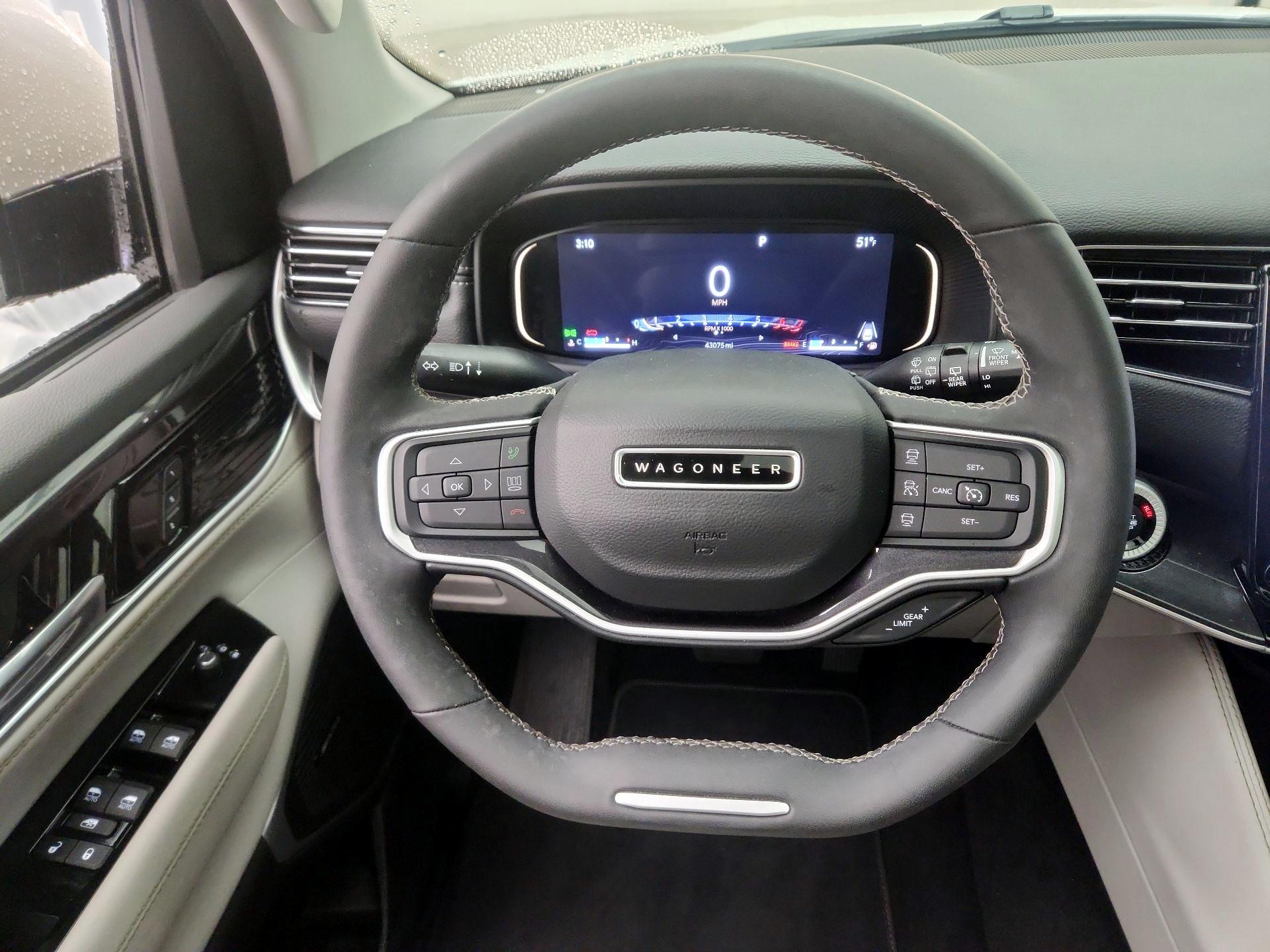 Thumbnail: 2022 Jeep Wagoneer - 10