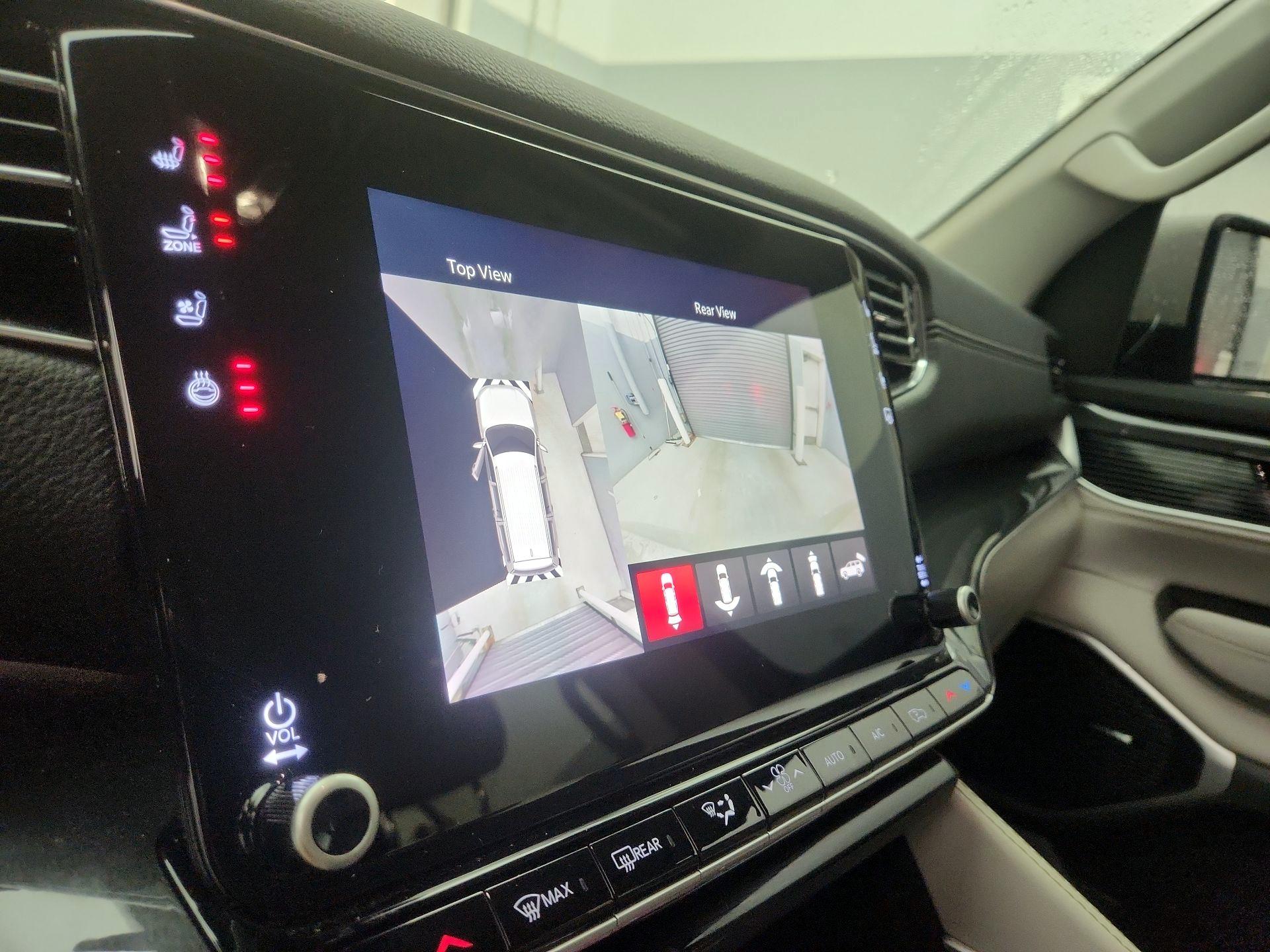 Thumbnail: 2022 Jeep Wagoneer - 15