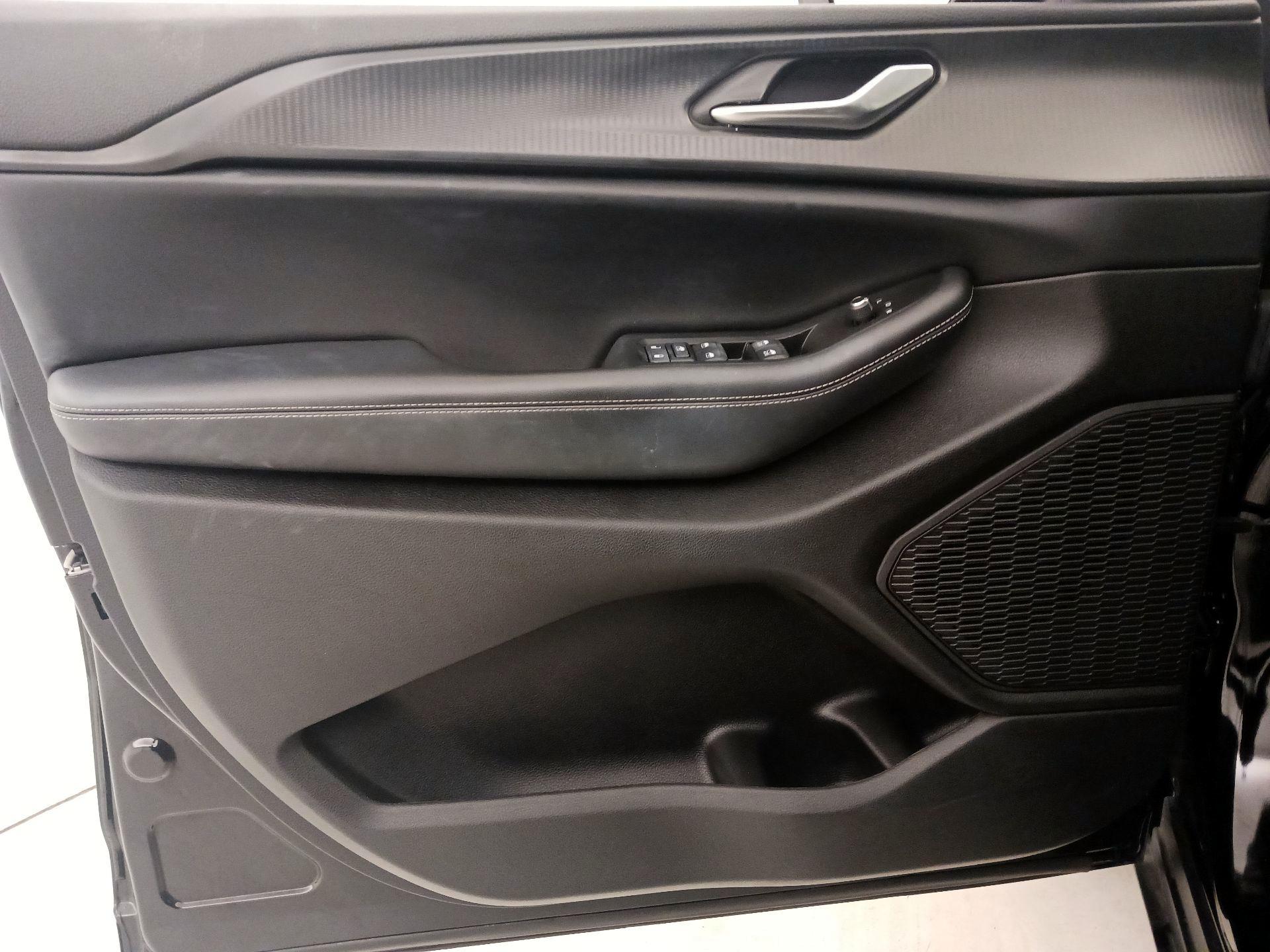 Thumbnail: 2023 Jeep Grand Cherokee - 12