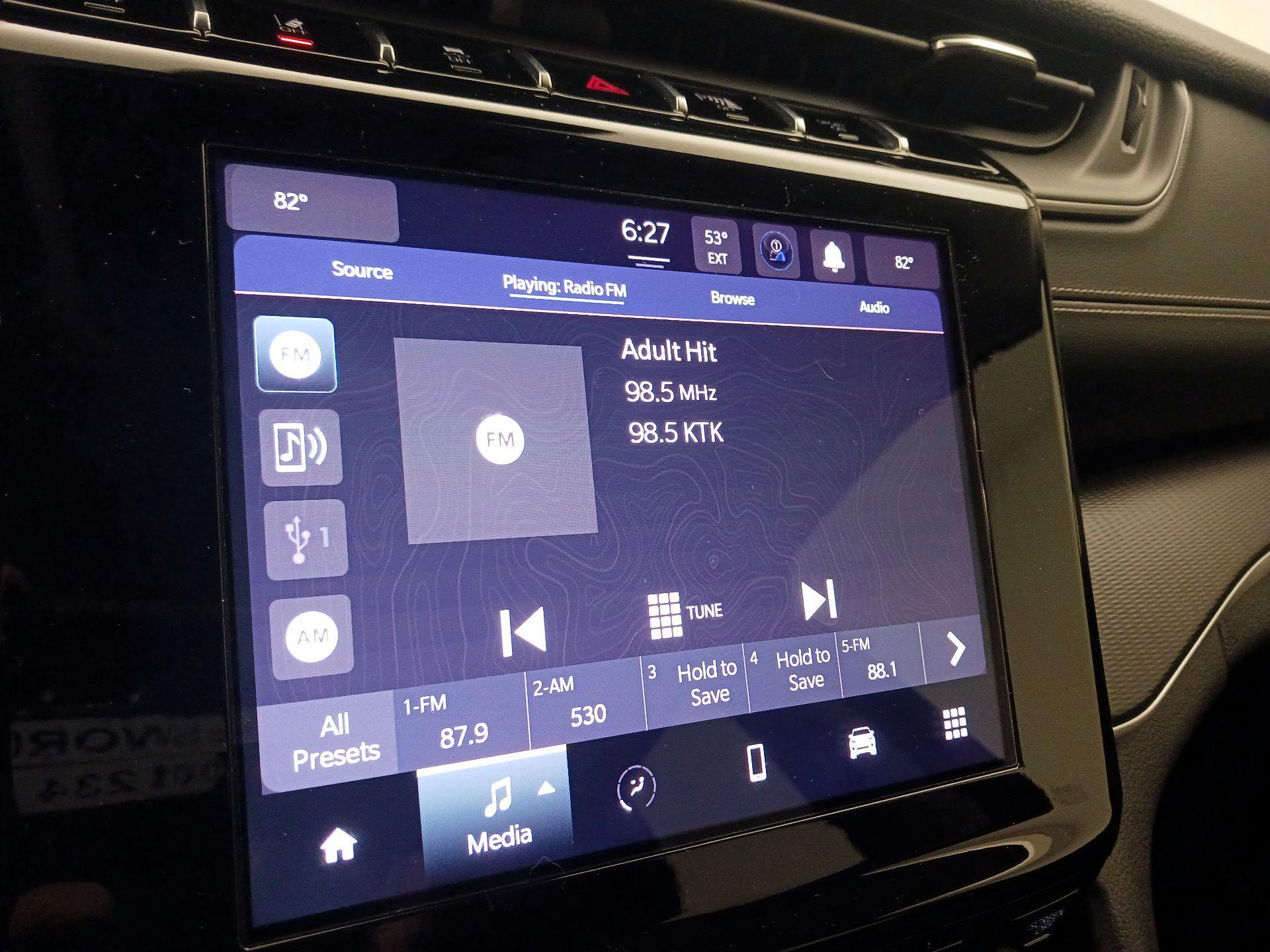 Thumbnail: 2023 Jeep Grand Cherokee - 15