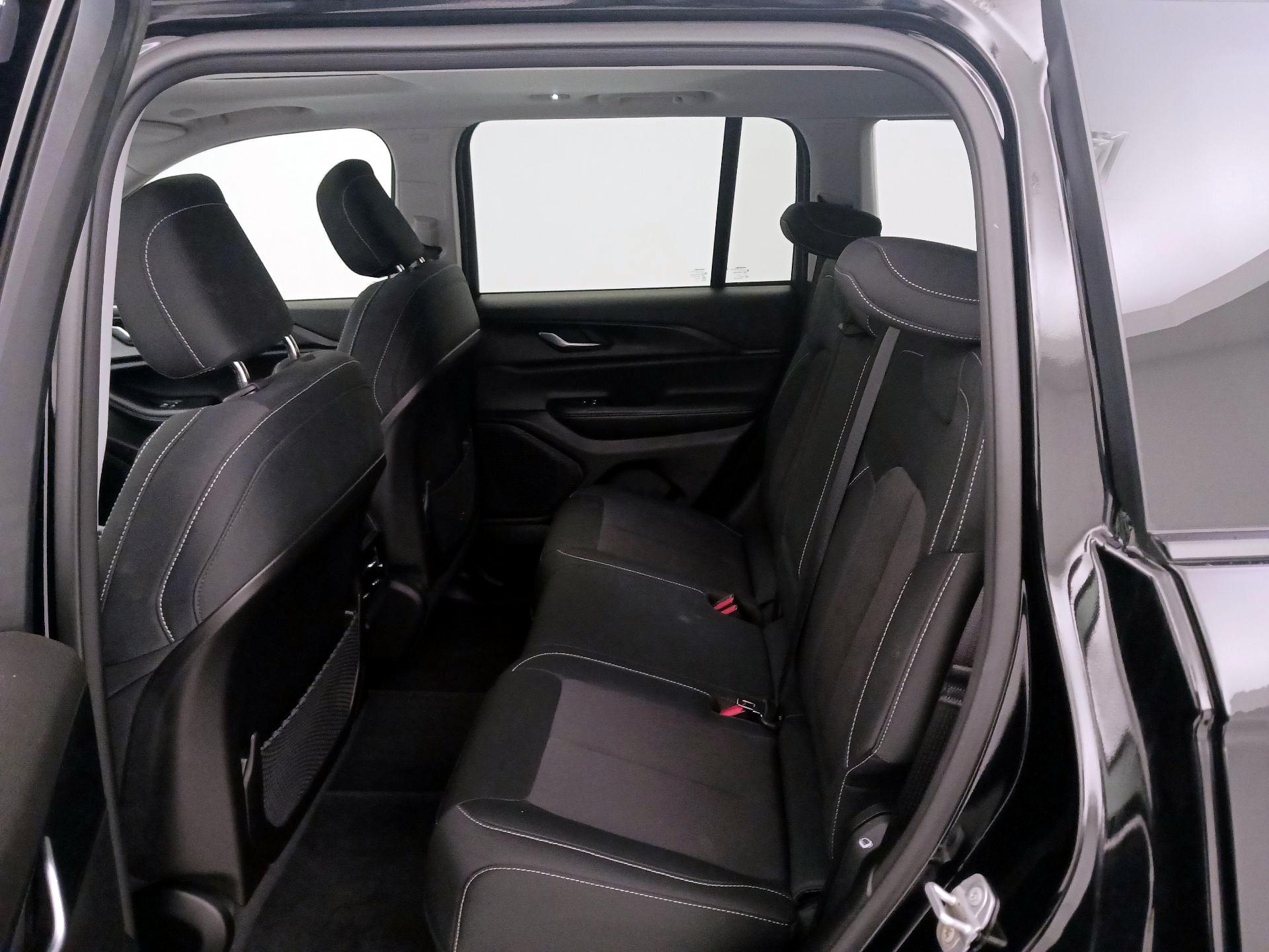 Thumbnail: 2023 Jeep Grand Cherokee - 20