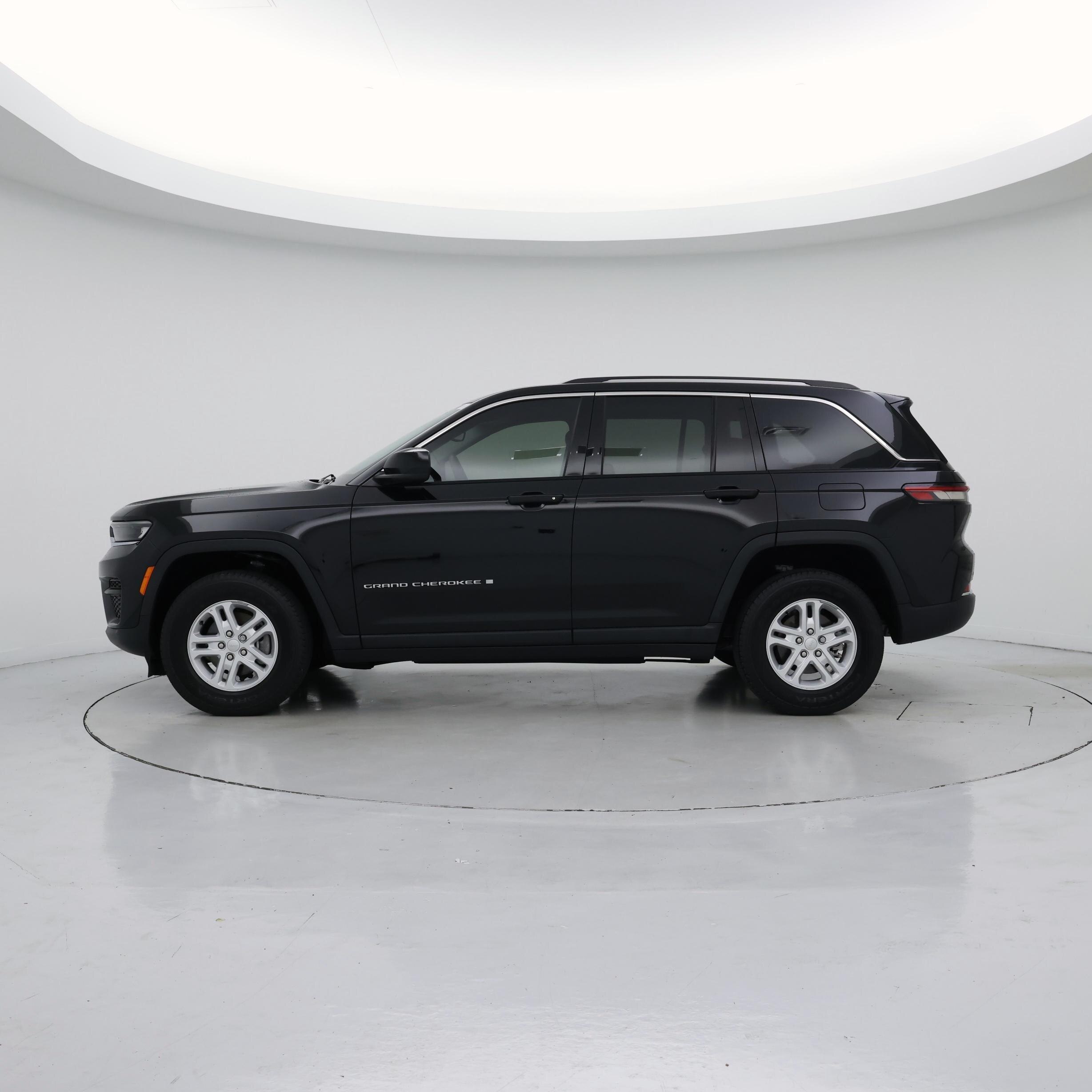 Thumbnail: 2023 Jeep Grand Cherokee - 3