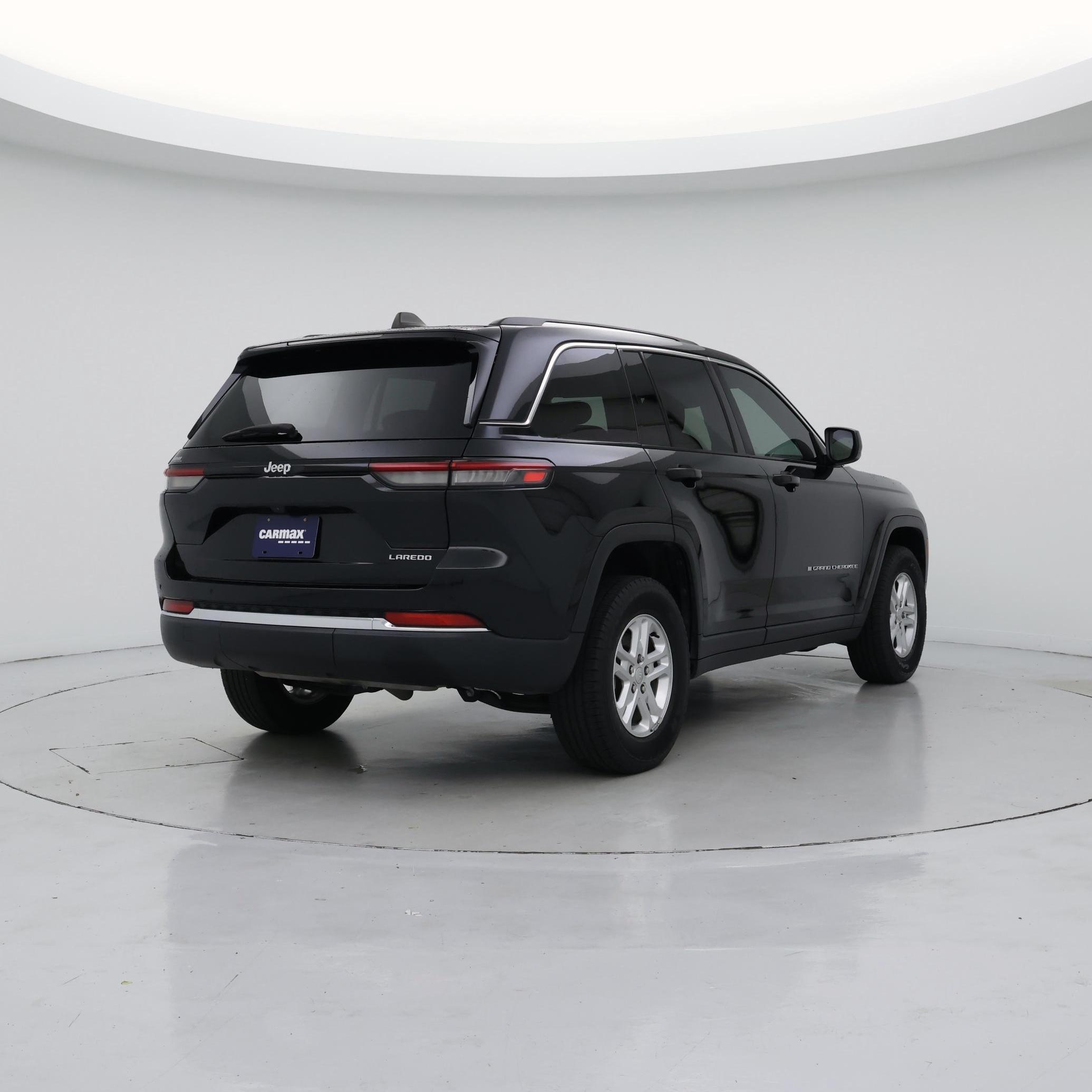 Thumbnail: 2023 Jeep Grand Cherokee - 8