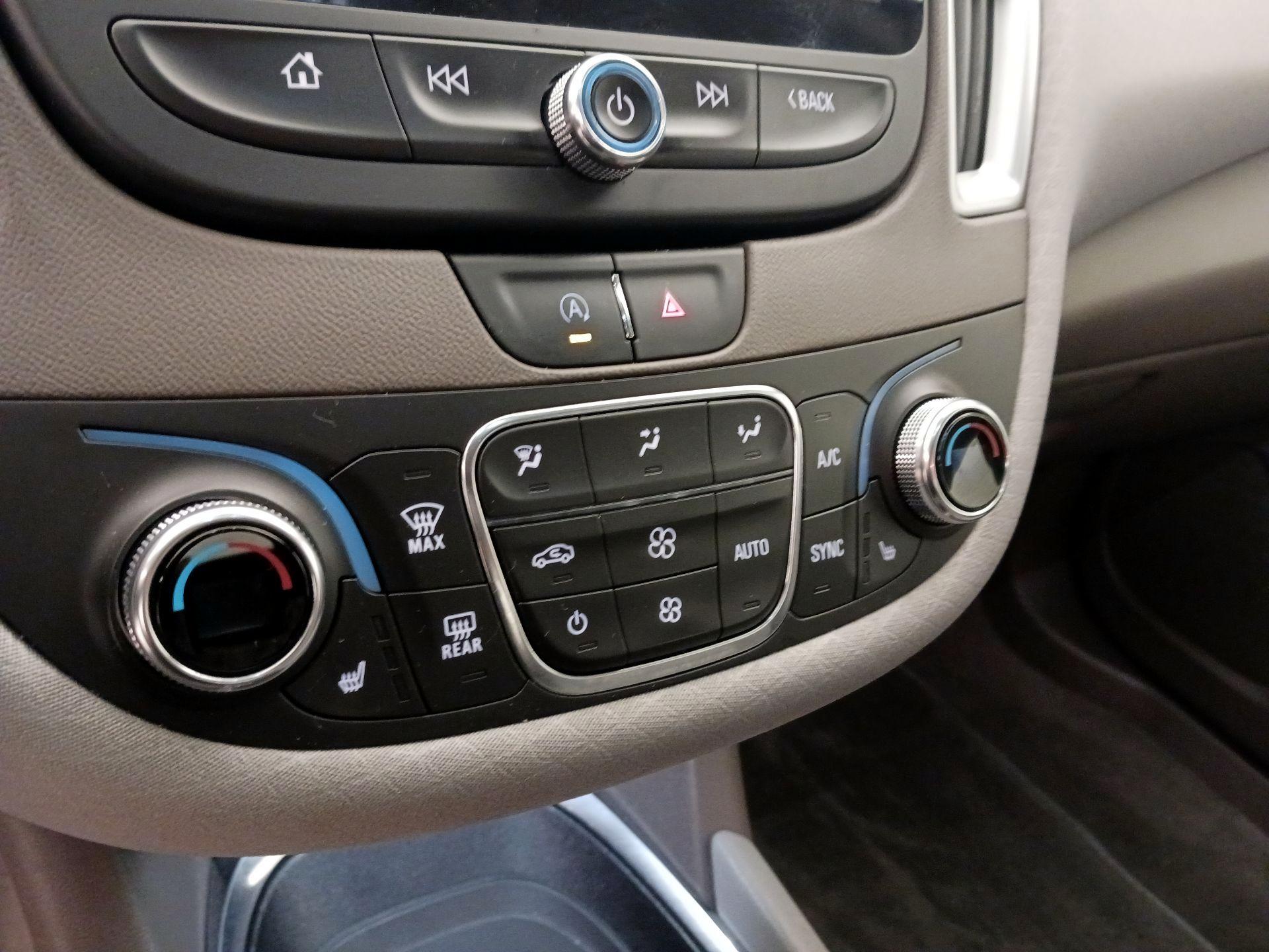 Thumbnail: 2023 Chevrolet Malibu - 16