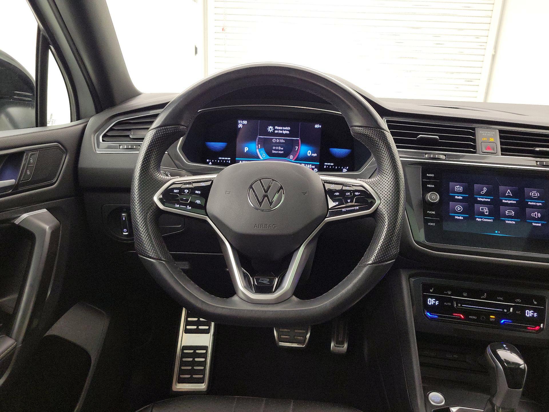 Thumbnail: 2022 Volkswagen Tiguan - 10