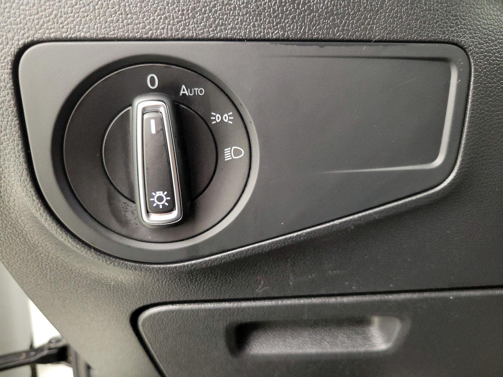 Thumbnail: 2022 Volkswagen Tiguan - 13