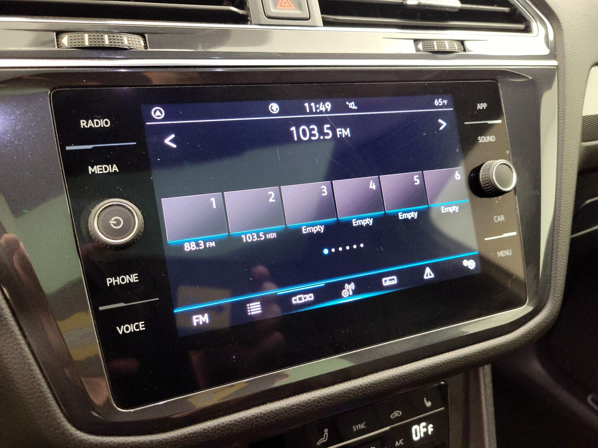 Thumbnail: 2022 Volkswagen Tiguan - 15