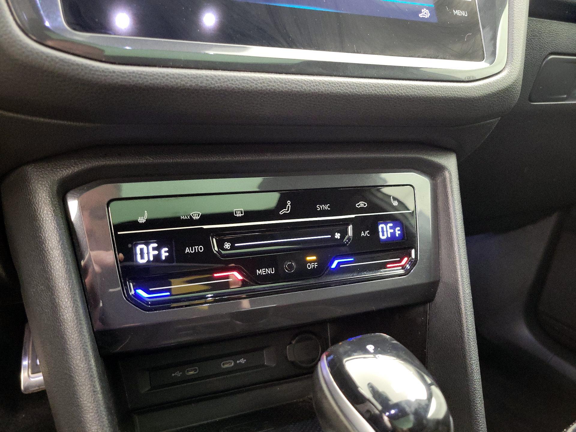 Thumbnail: 2022 Volkswagen Tiguan - 16