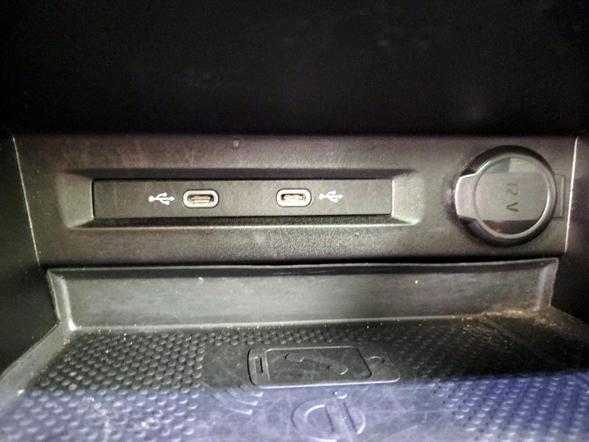 Thumbnail: 2022 Volkswagen Tiguan - 18