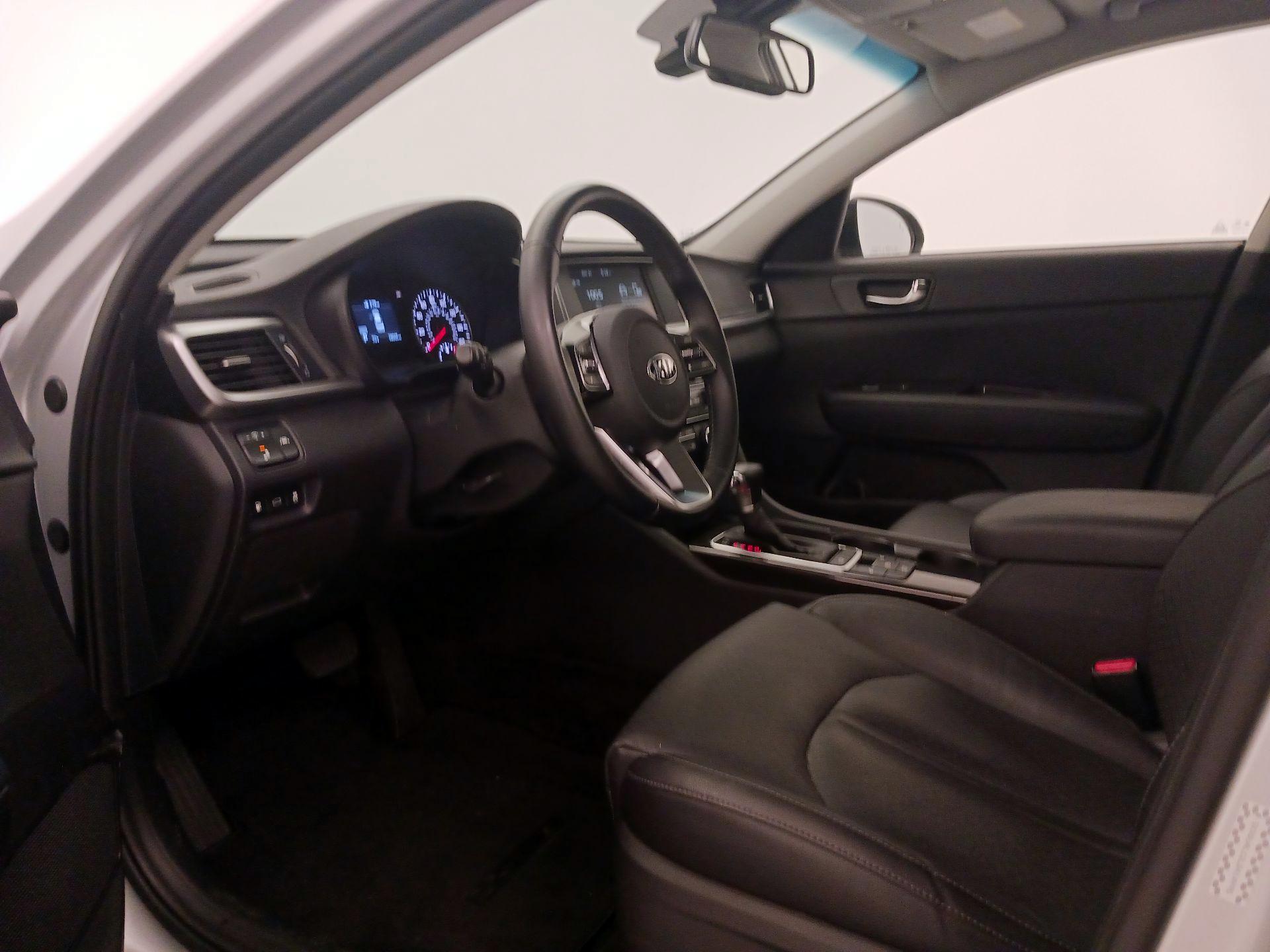 Thumbnail: 2020 Kia Optima - 11