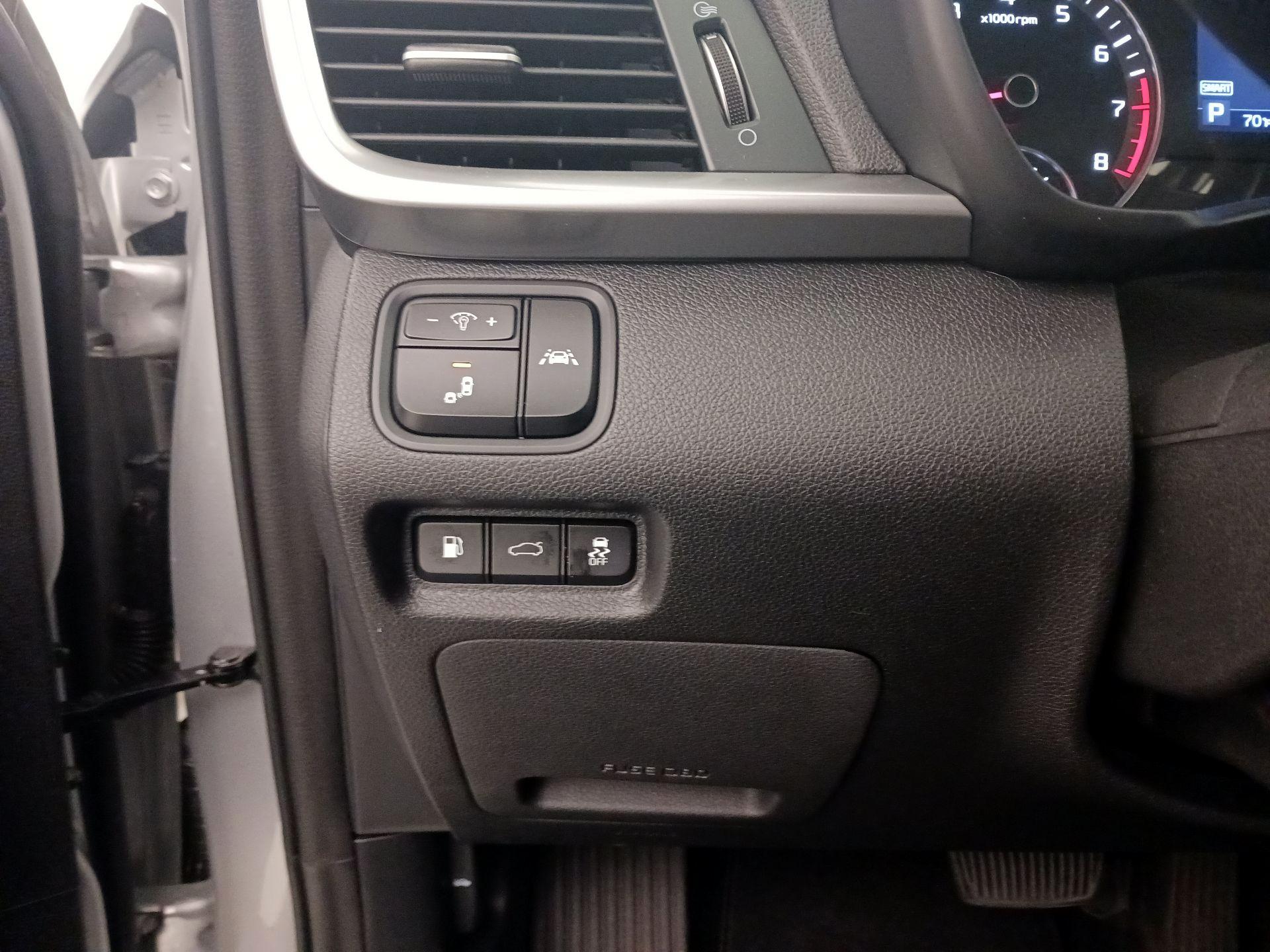 Thumbnail: 2020 Kia Optima - 13