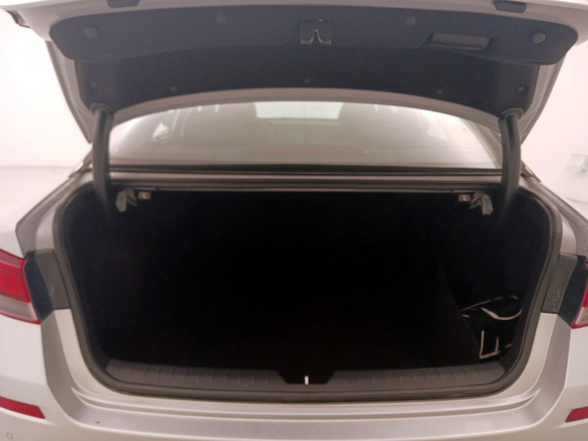 Thumbnail: 2020 Kia Optima - 20