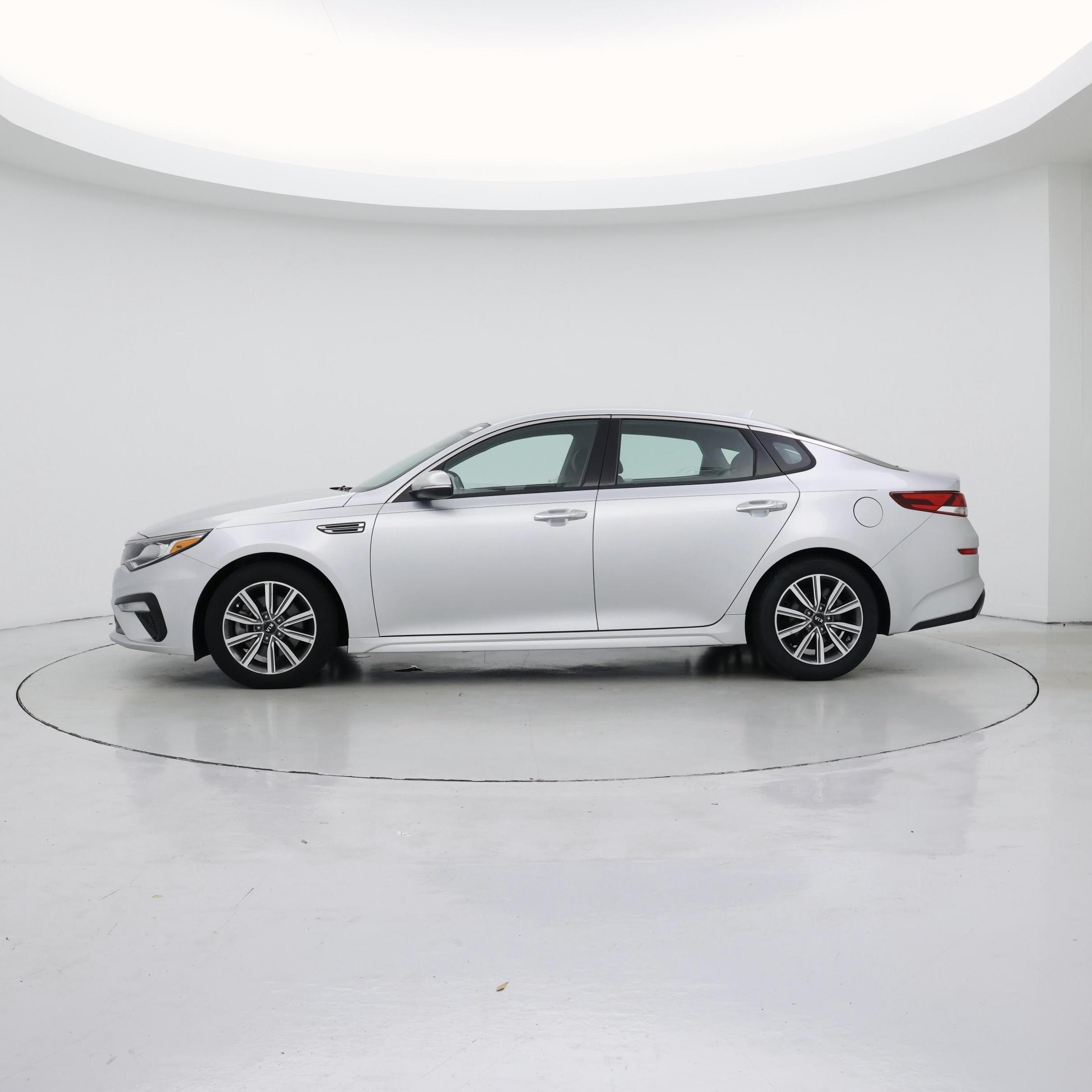 Thumbnail: 2020 Kia Optima - 3