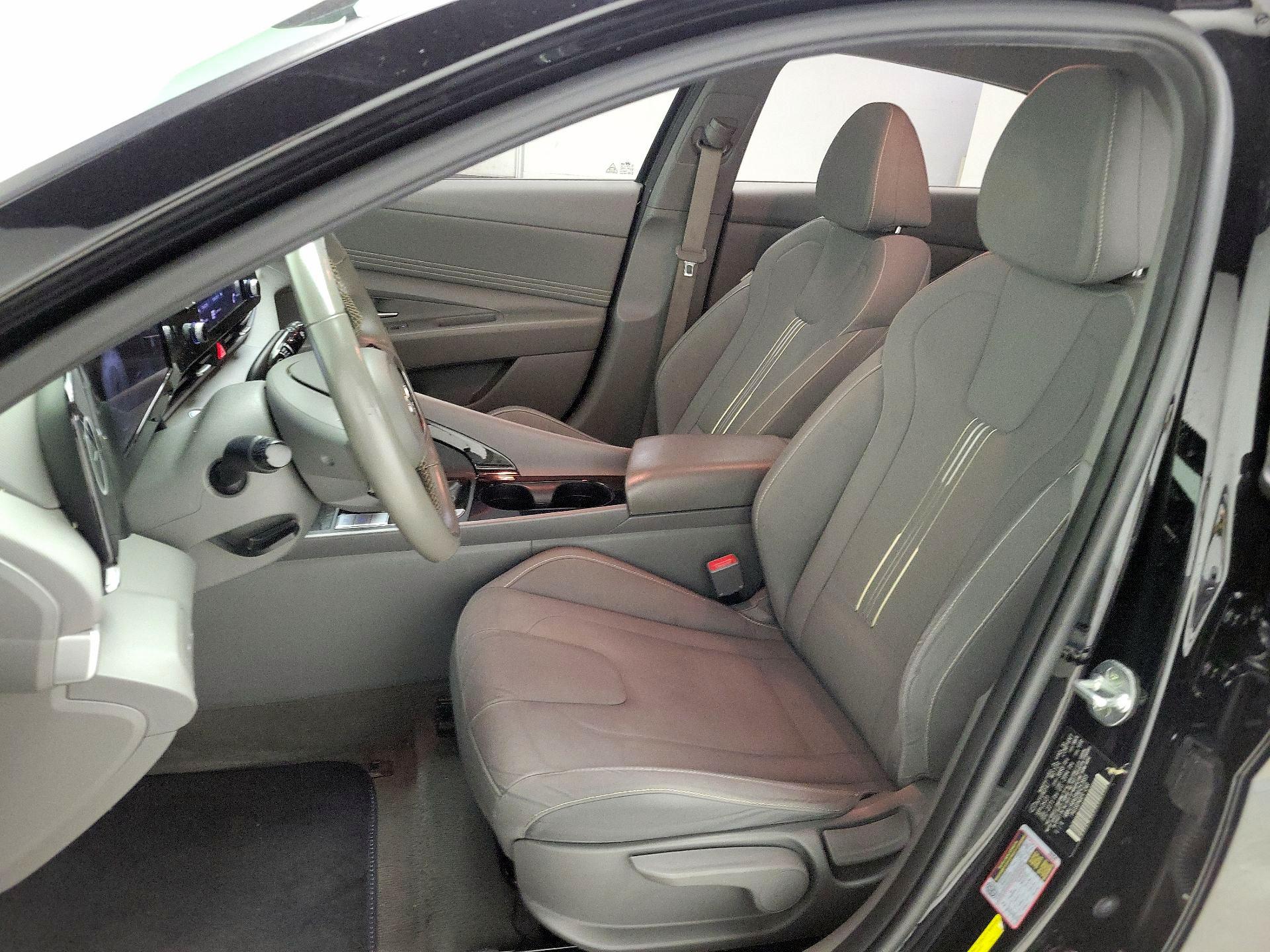 Thumbnail: 2022 Hyundai Elantra - 11