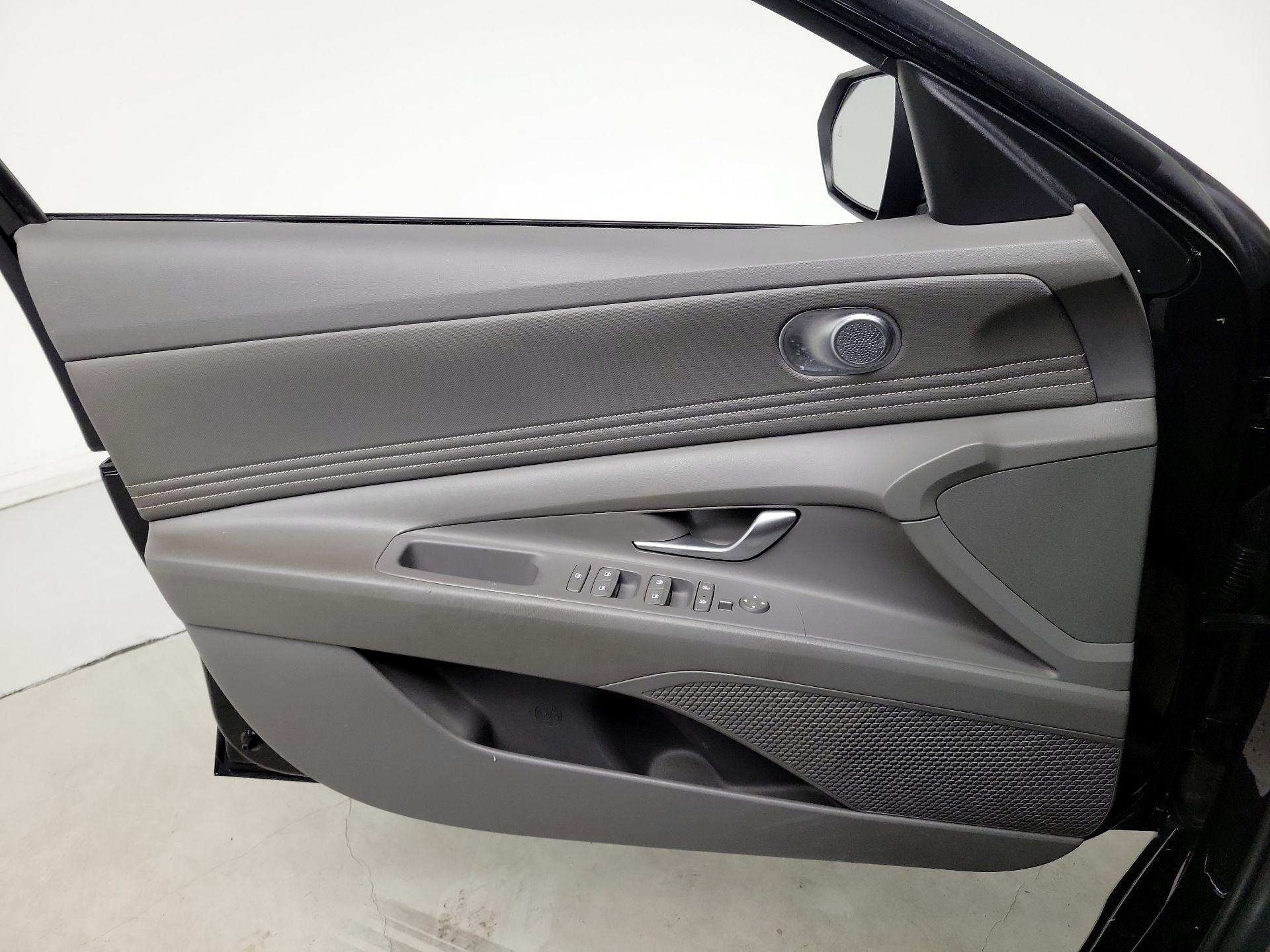 Thumbnail: 2022 Hyundai Elantra - 12