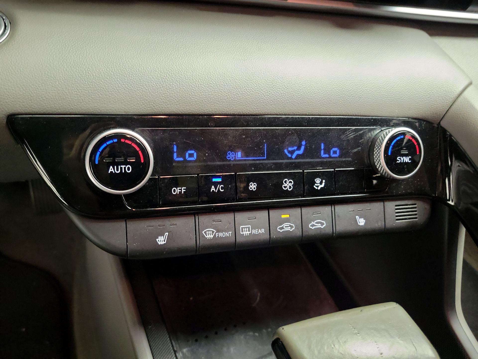 Thumbnail: 2022 Hyundai Elantra - 17