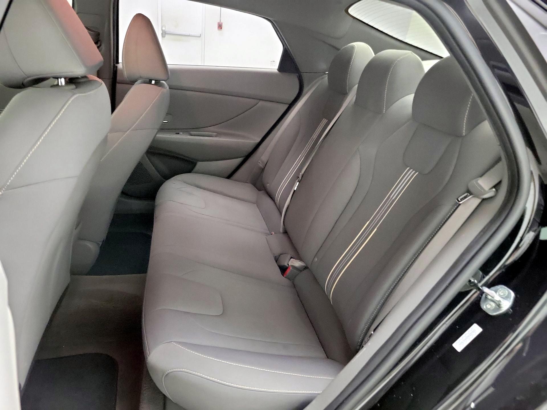 Thumbnail: 2022 Hyundai Elantra - 20