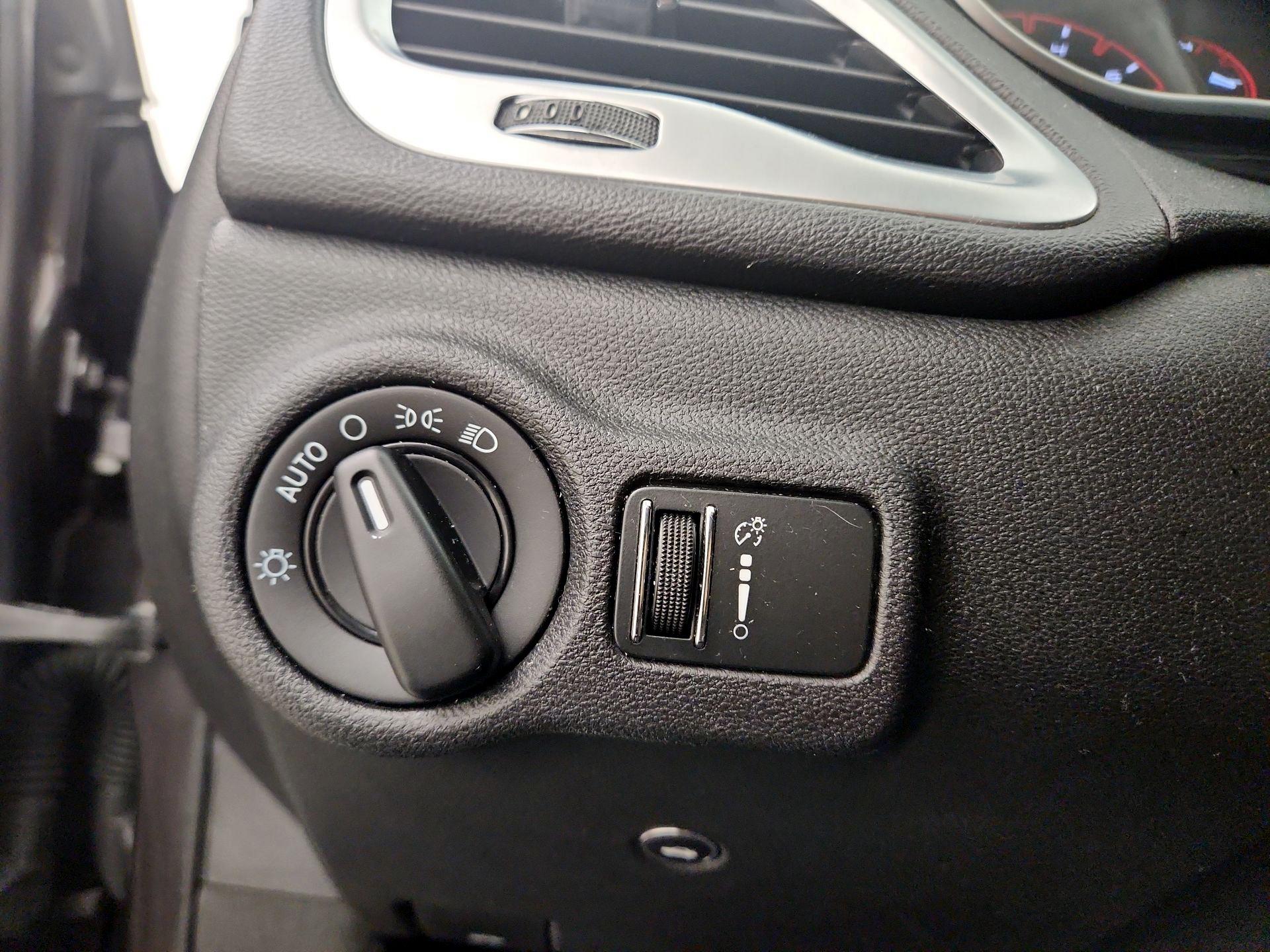 Thumbnail: 2016 Dodge Dart - 13