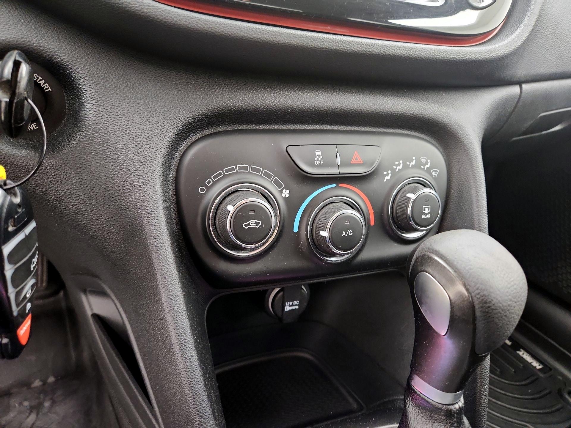 Thumbnail: 2016 Dodge Dart - 15