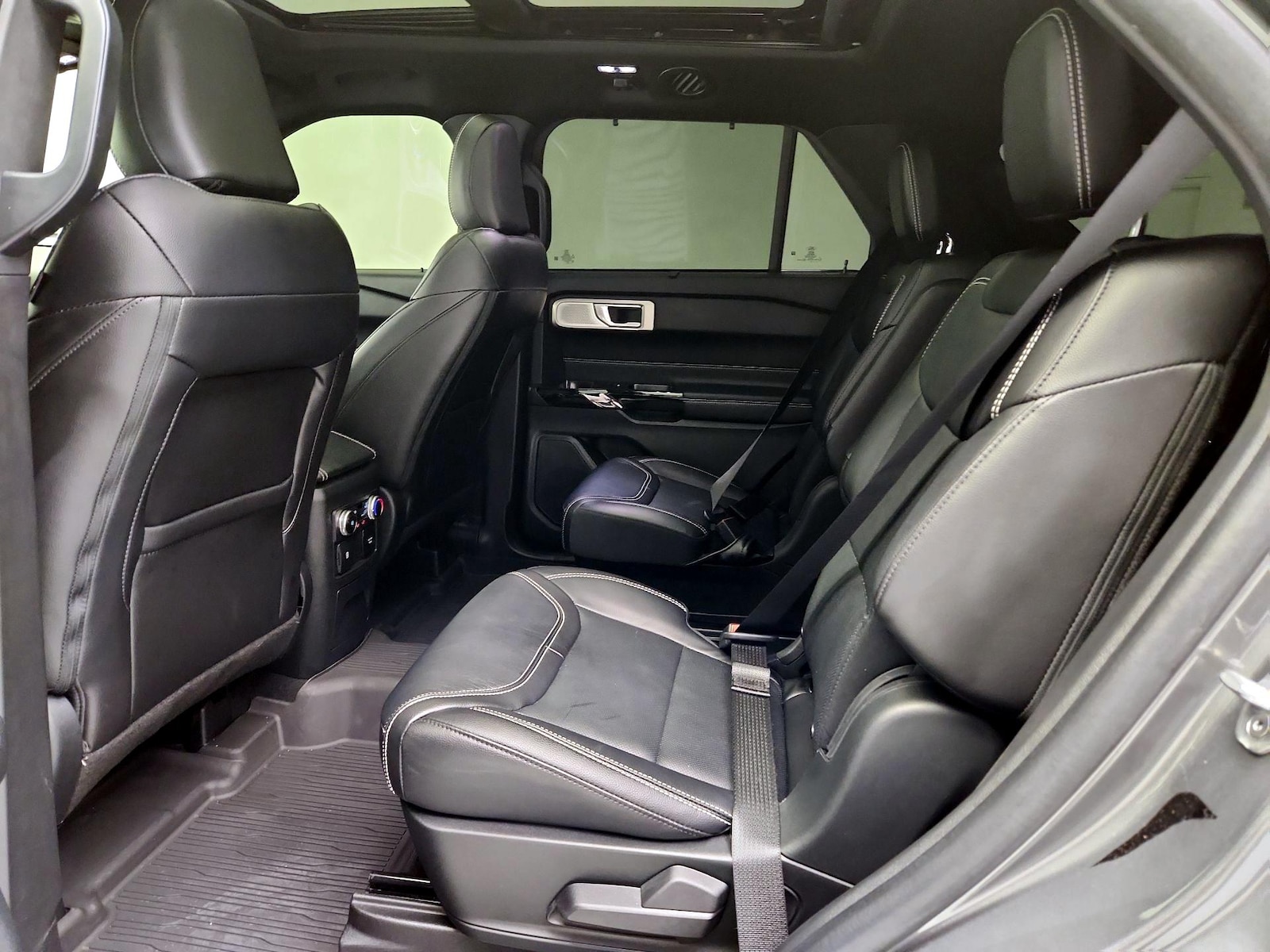 2023 Ford Explorer ST - Photo 22