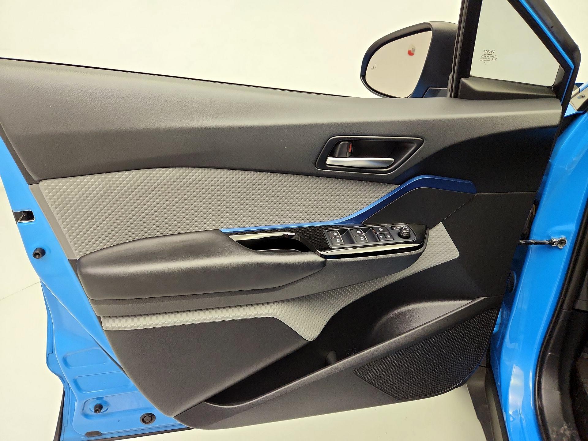 Thumbnail: 2019 Toyota C-HR - 12