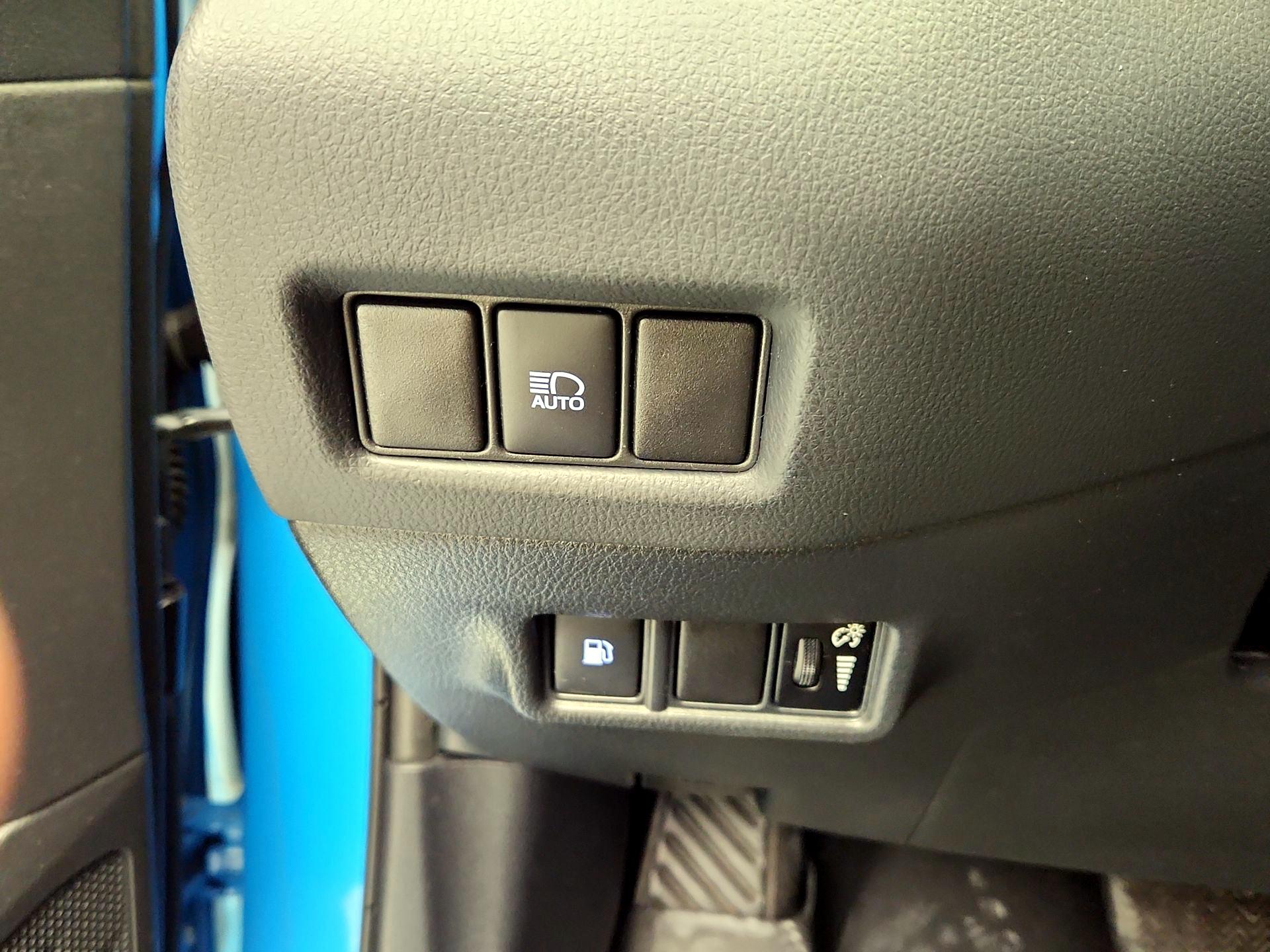 Thumbnail: 2019 Toyota C-HR - 13