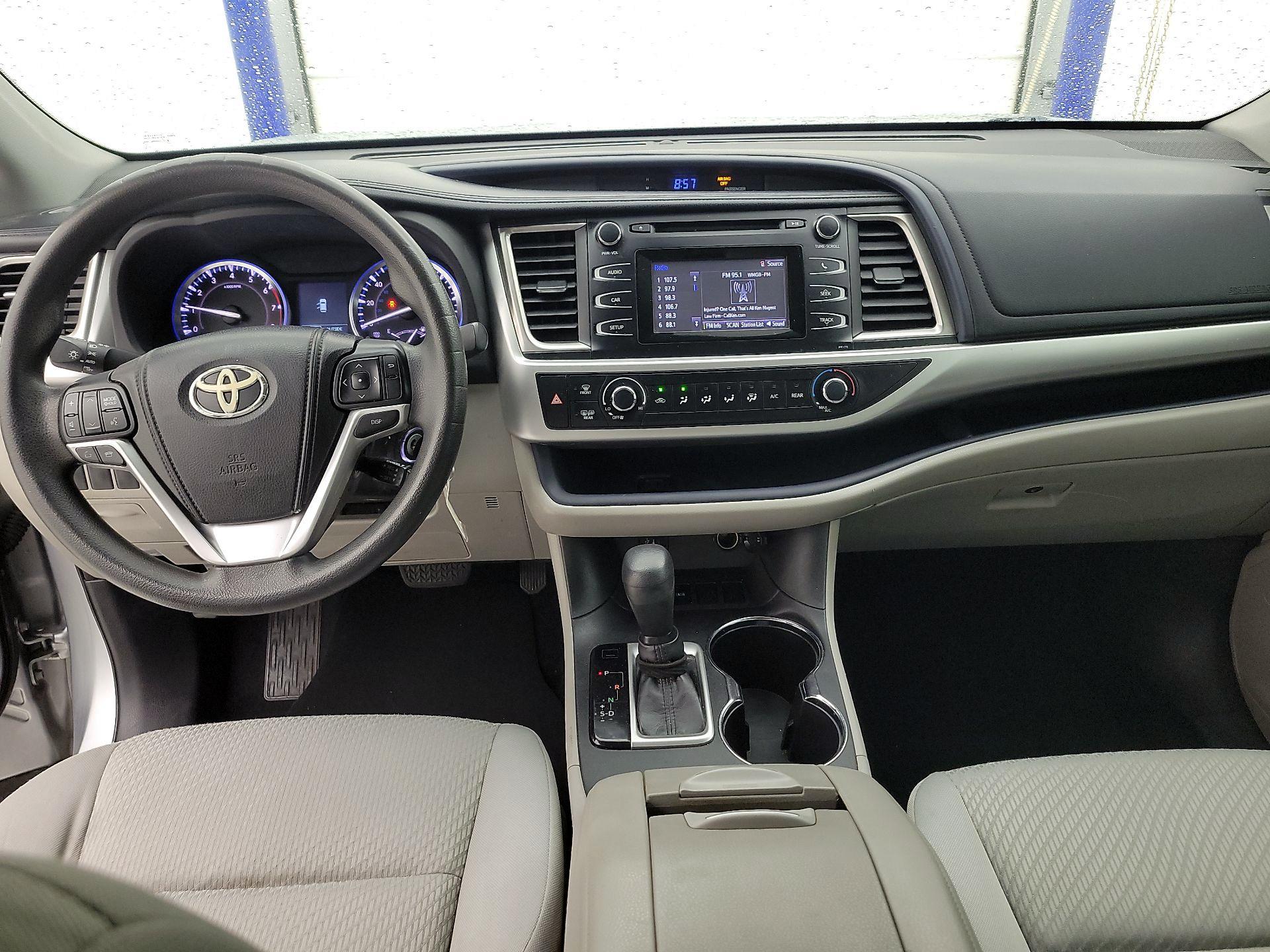Thumbnail: 2014 Toyota Highlander - 9
