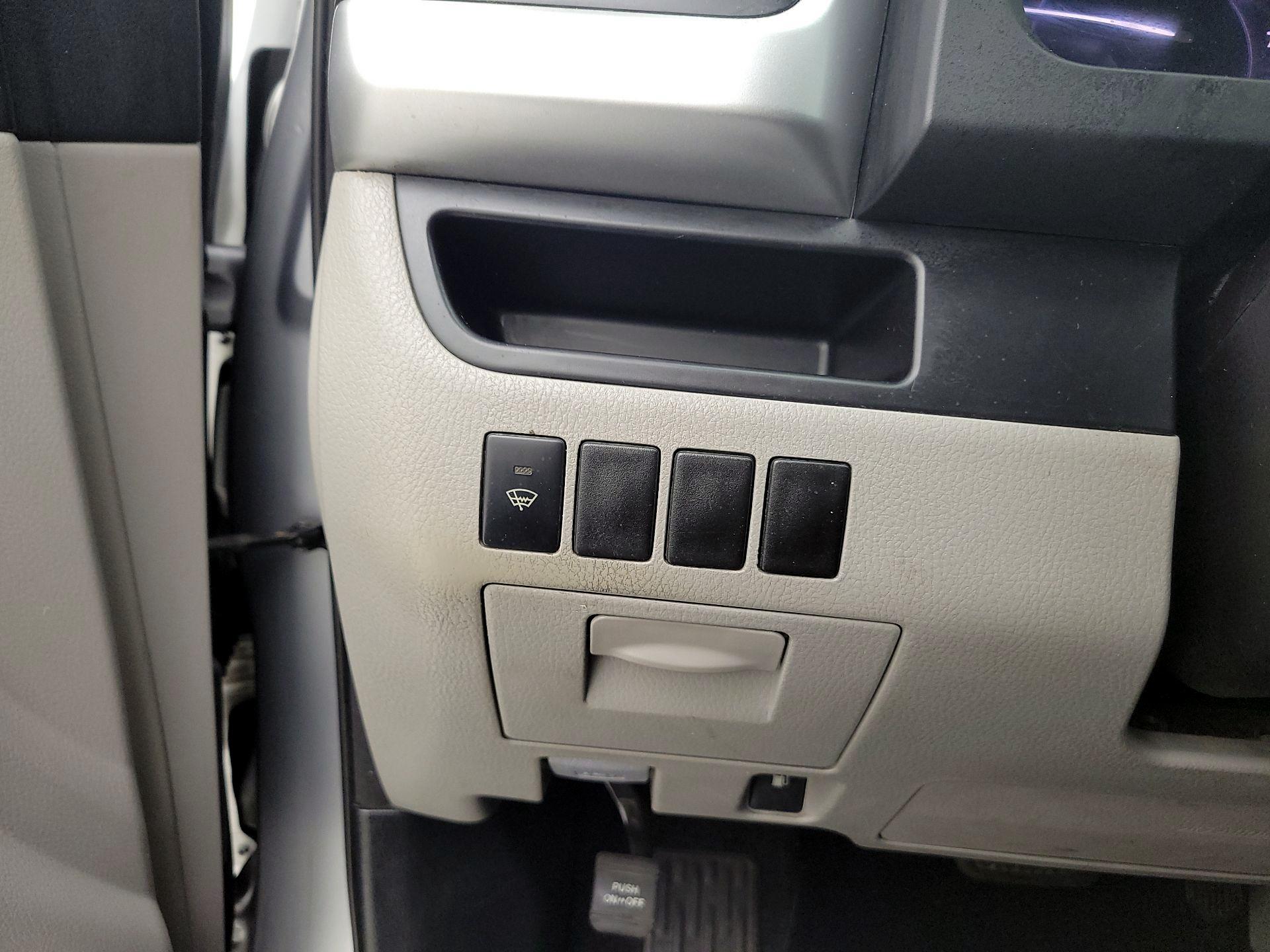 Thumbnail: 2014 Toyota Highlander - 13