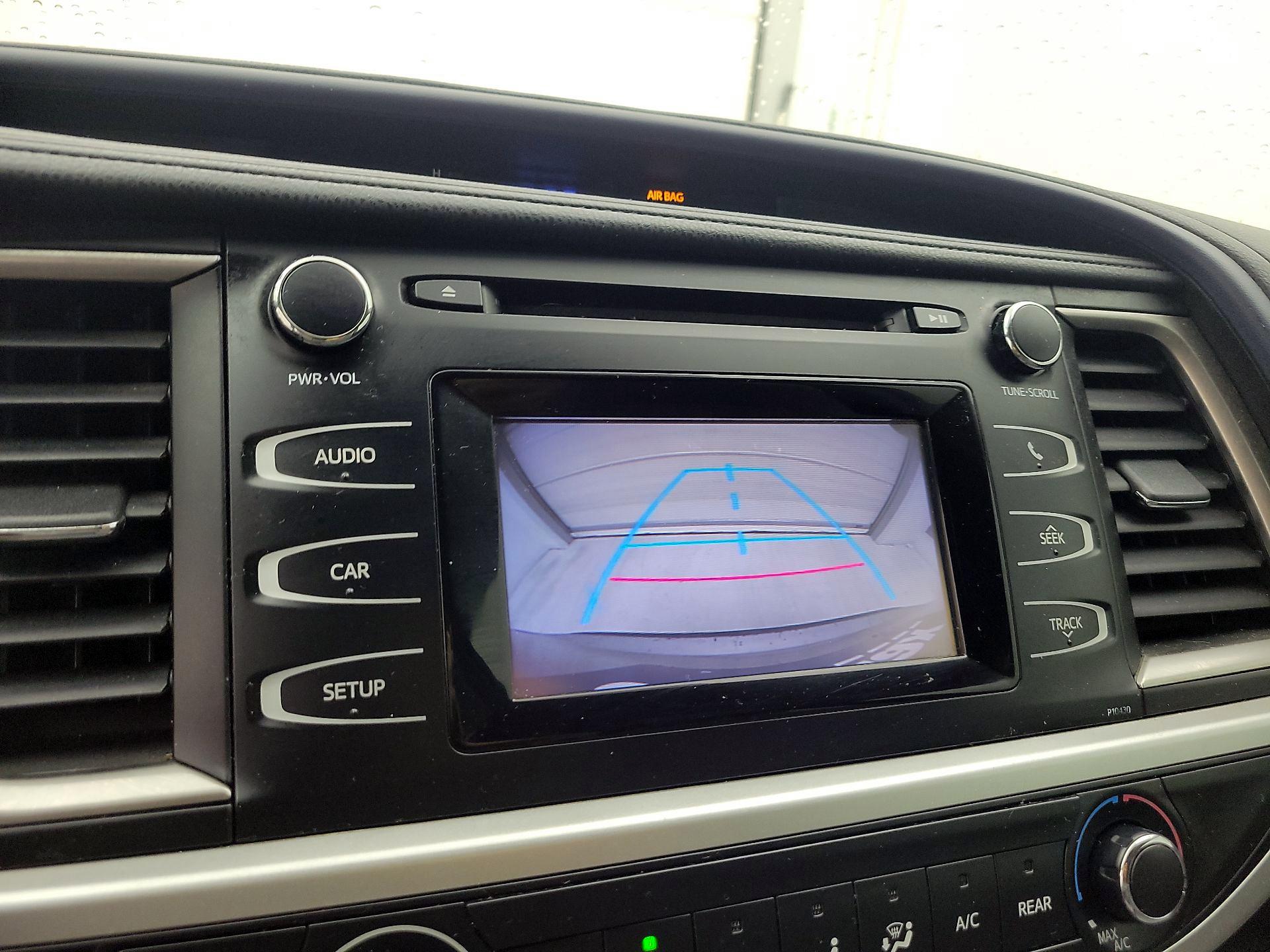 Thumbnail: 2014 Toyota Highlander - 14