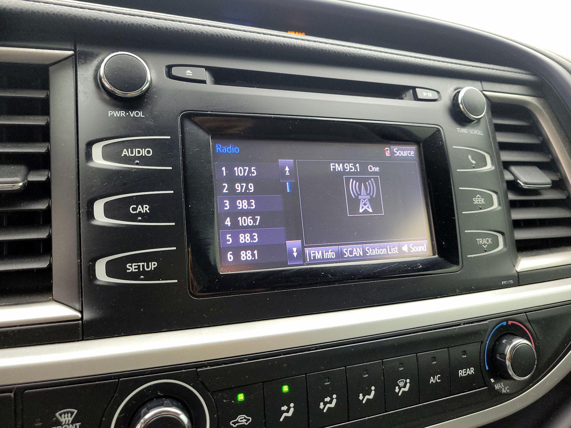 Thumbnail: 2014 Toyota Highlander - 15