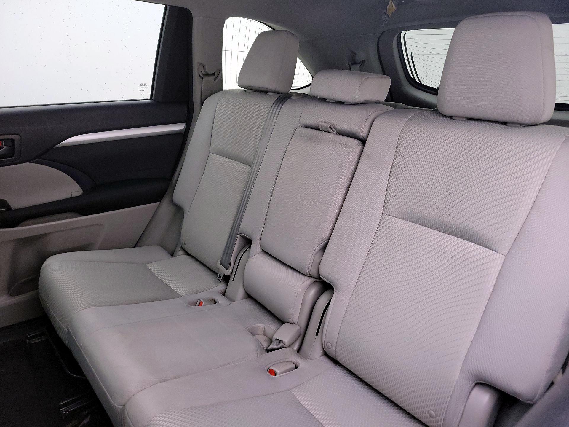 Thumbnail: 2014 Toyota Highlander - 18