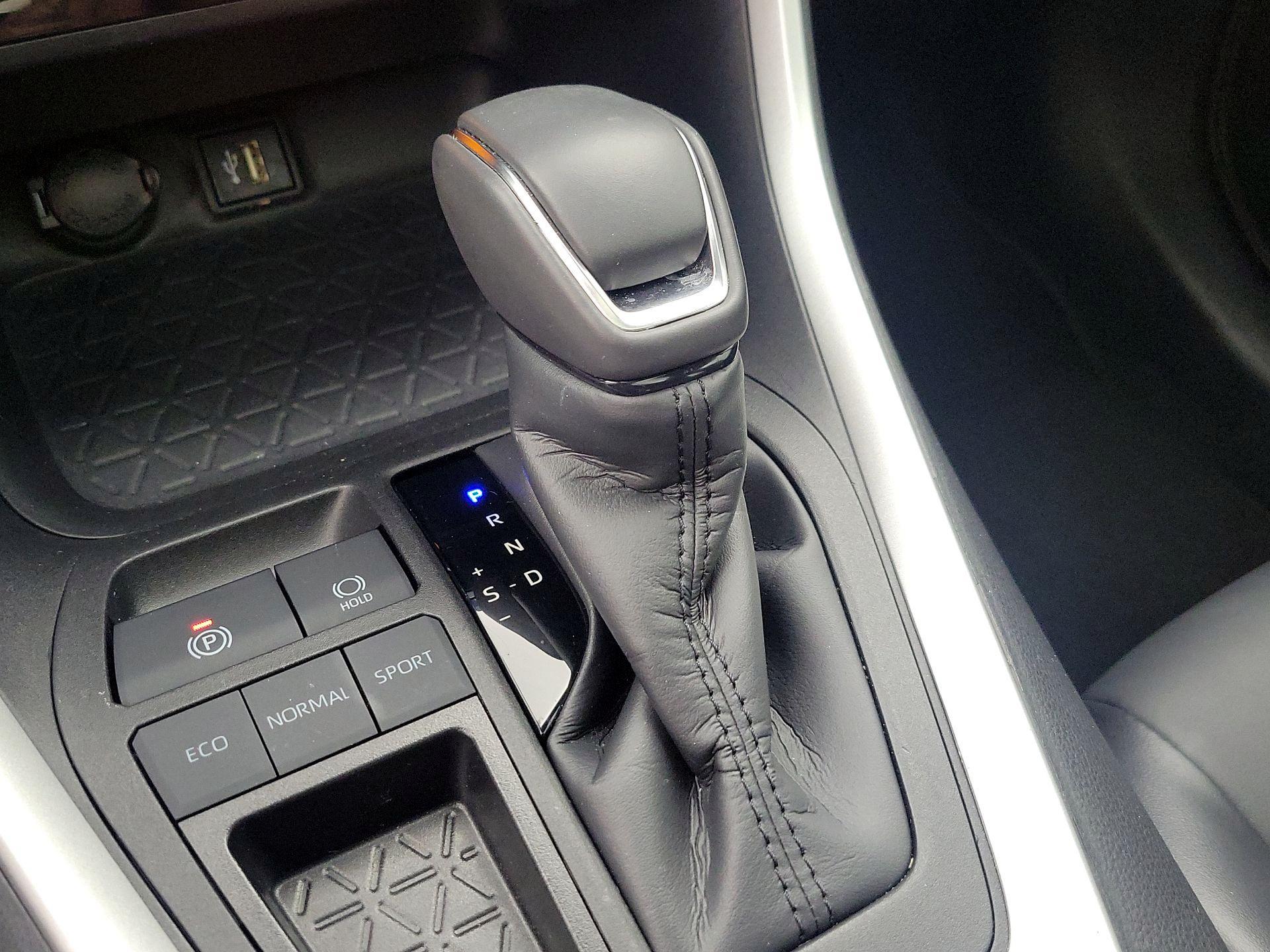 Thumbnail: 2023 Toyota RAV4 - 17