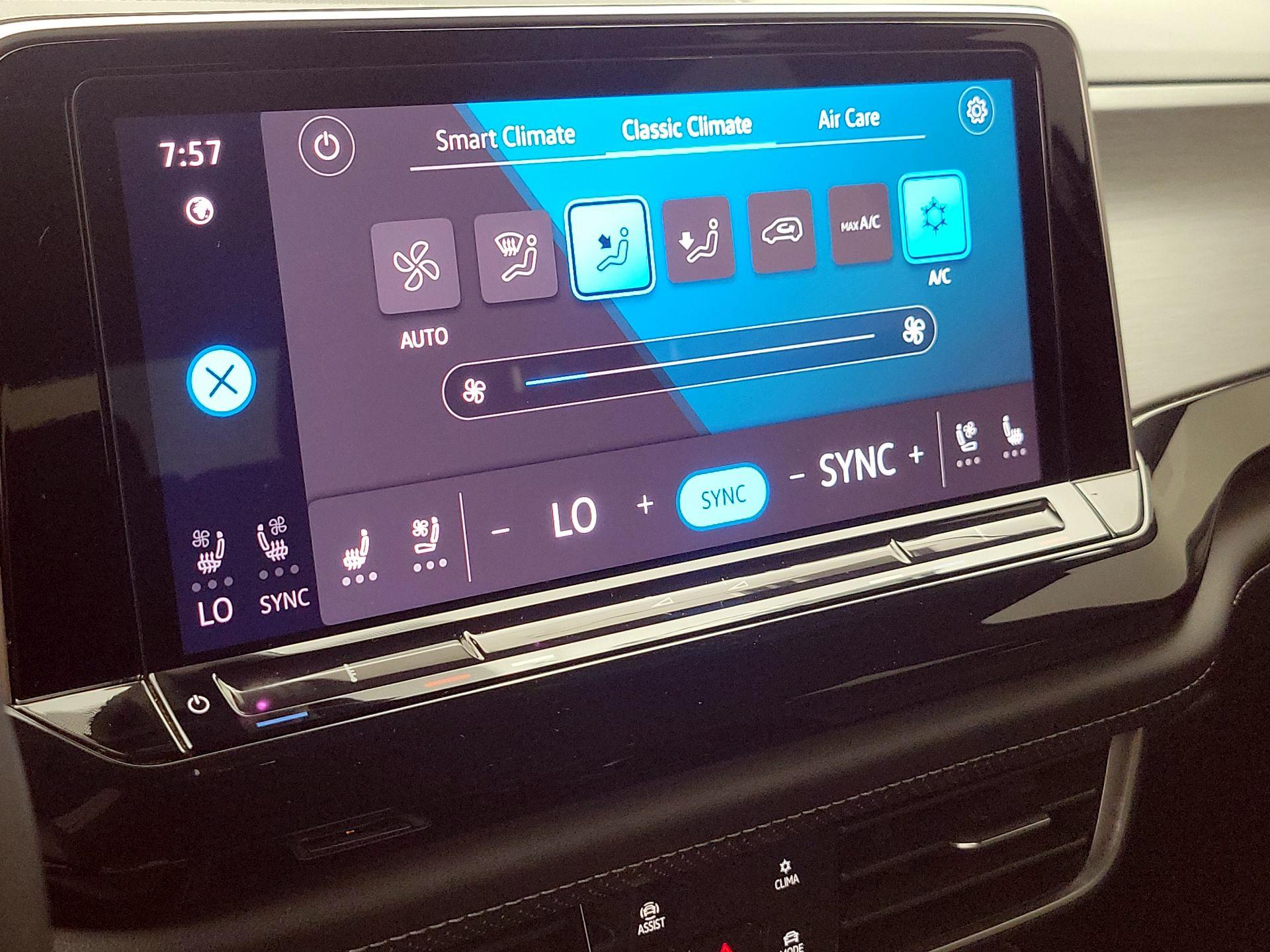 Thumbnail: 2024 Volkswagen Atlas - 16