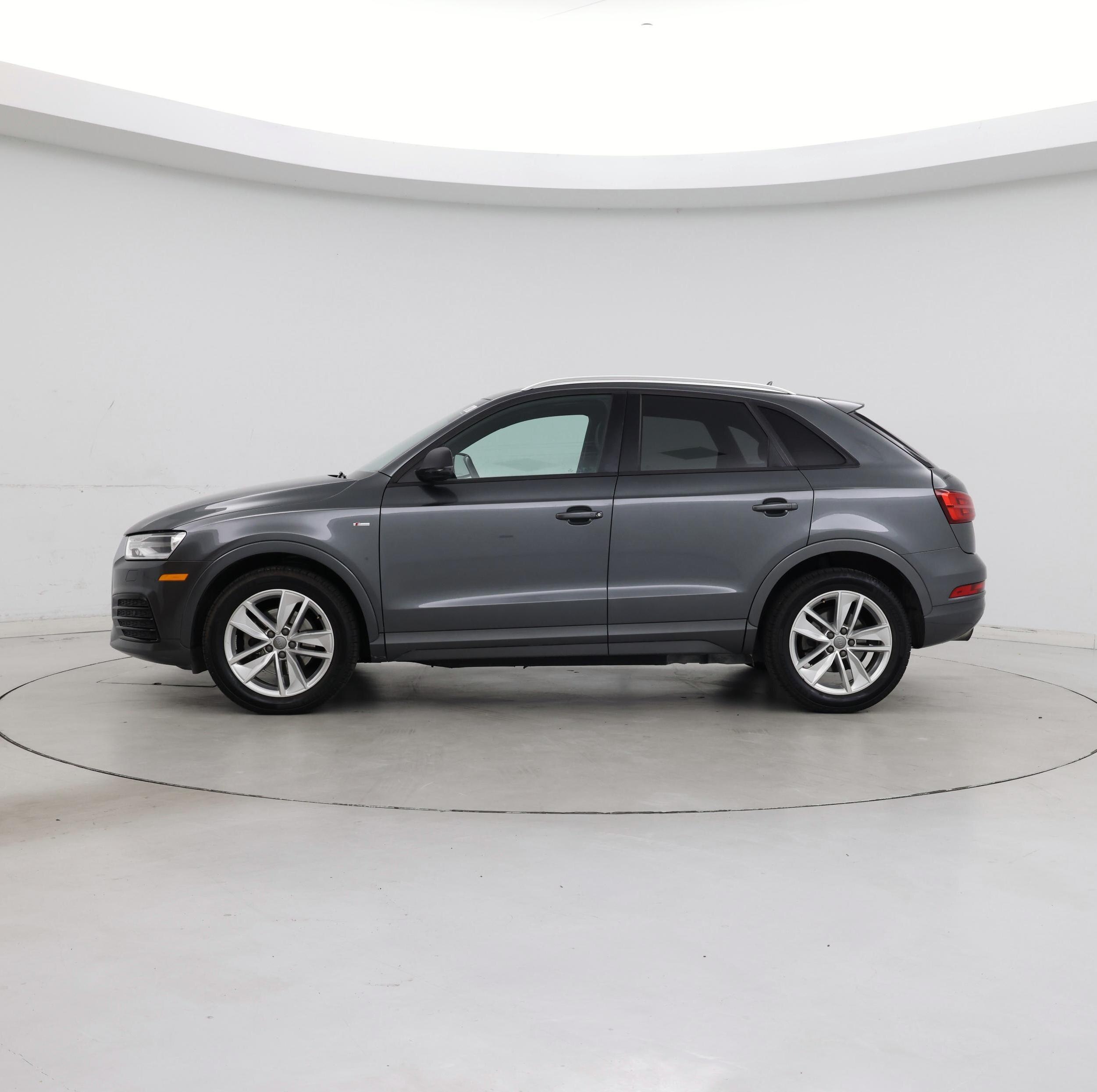 Thumbnail: 2018 Audi Q3 - 3