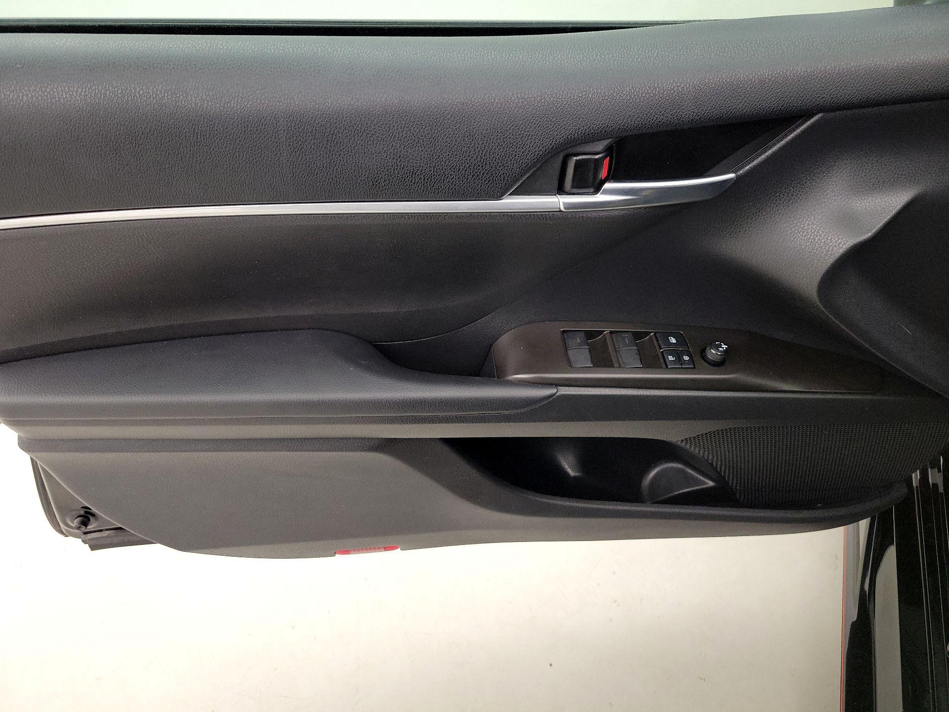 Thumbnail: 2022 Toyota Camry - 12