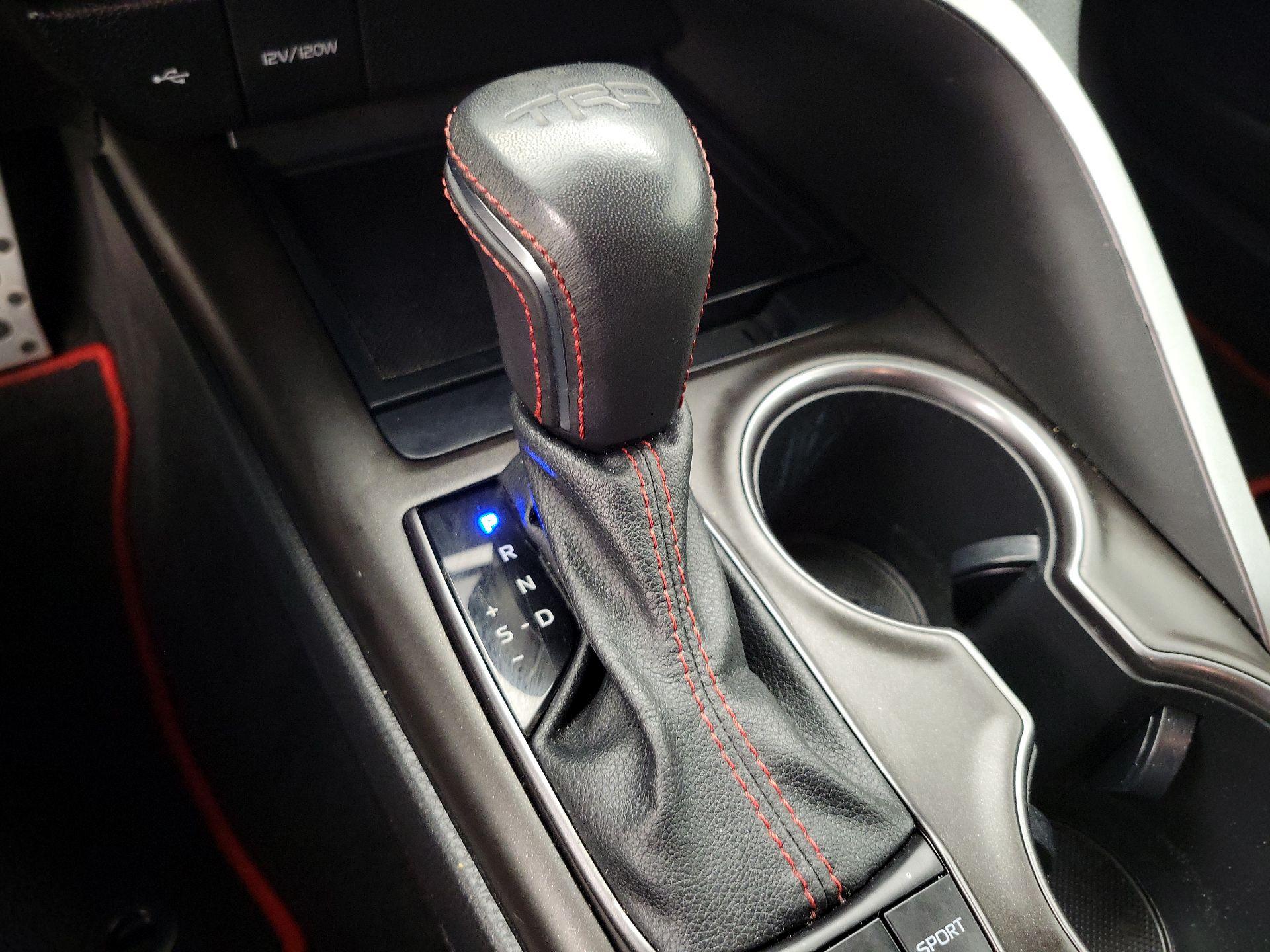 Thumbnail: 2022 Toyota Camry - 17