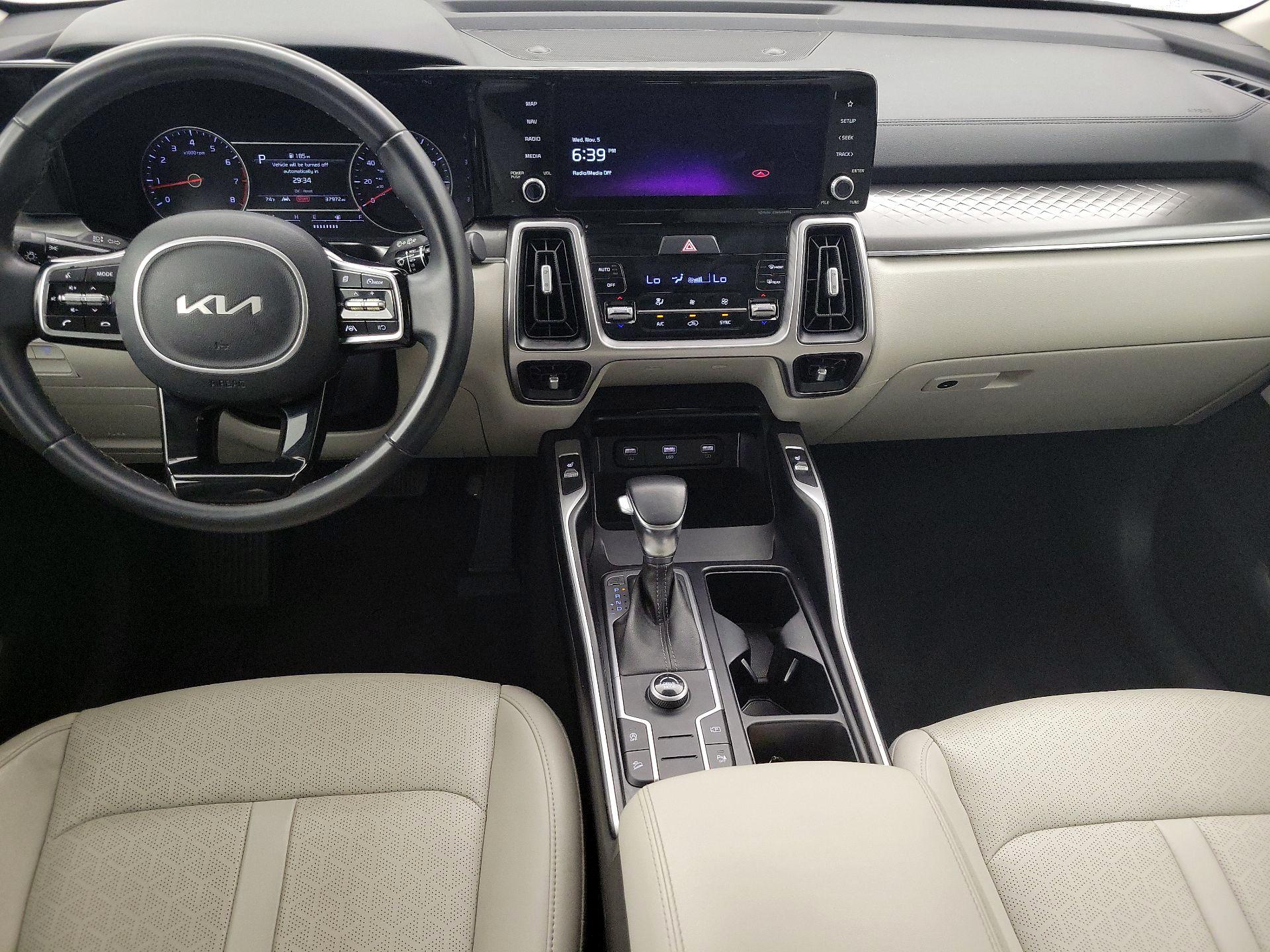 Thumbnail: 2022 Kia Sorento - 9