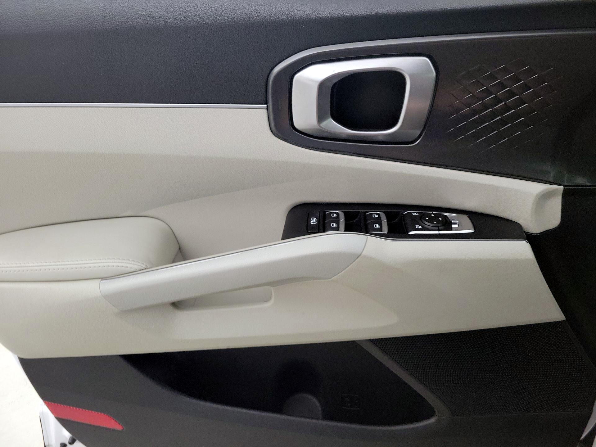 Thumbnail: 2022 Kia Sorento - 12