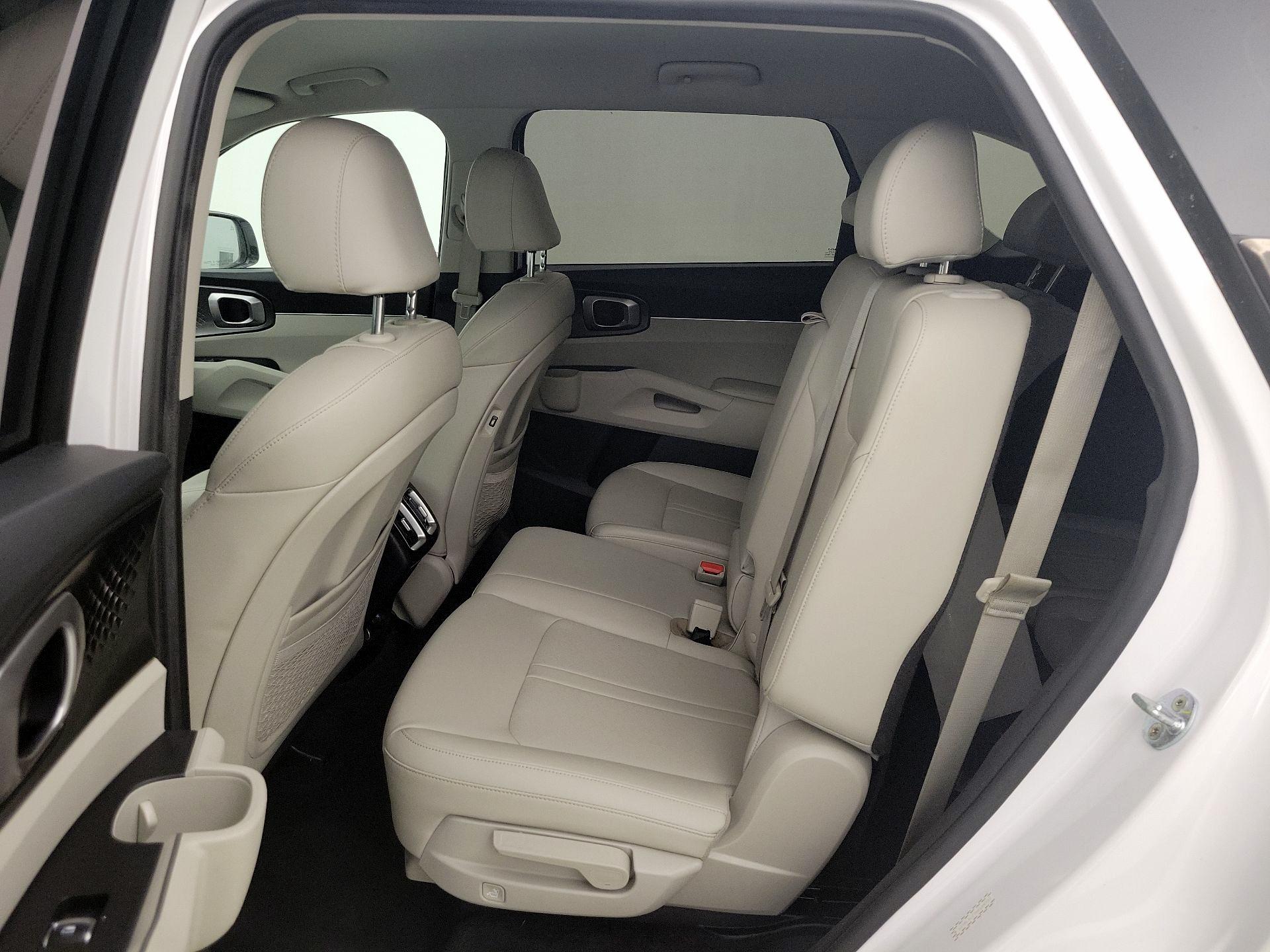 Thumbnail: 2022 Kia Sorento - 19