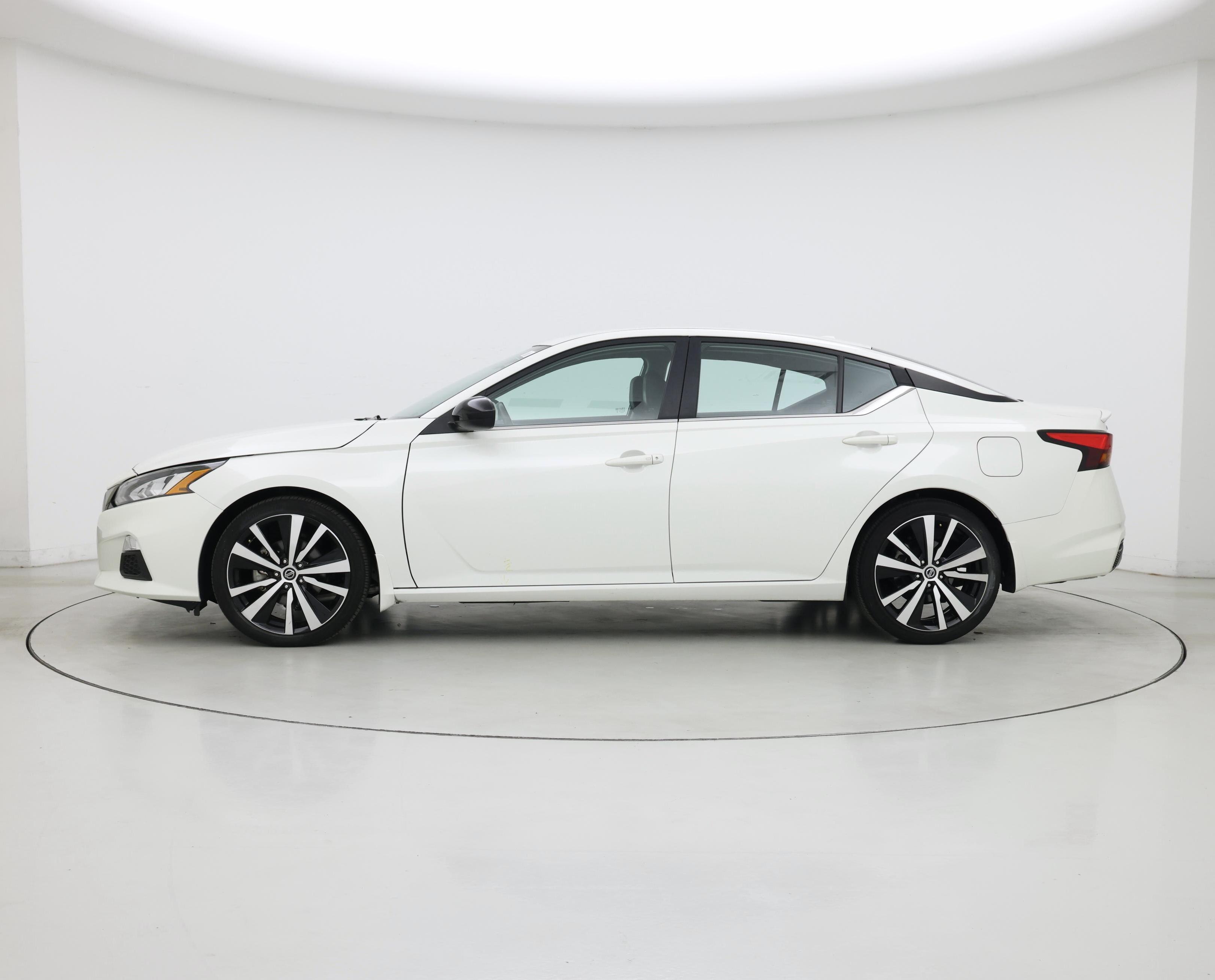 Thumbnail: 2022 Nissan Altima - 3