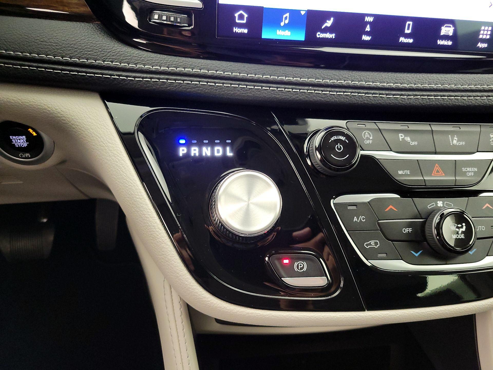 Thumbnail: 2023 Chrysler Pacifica - 18