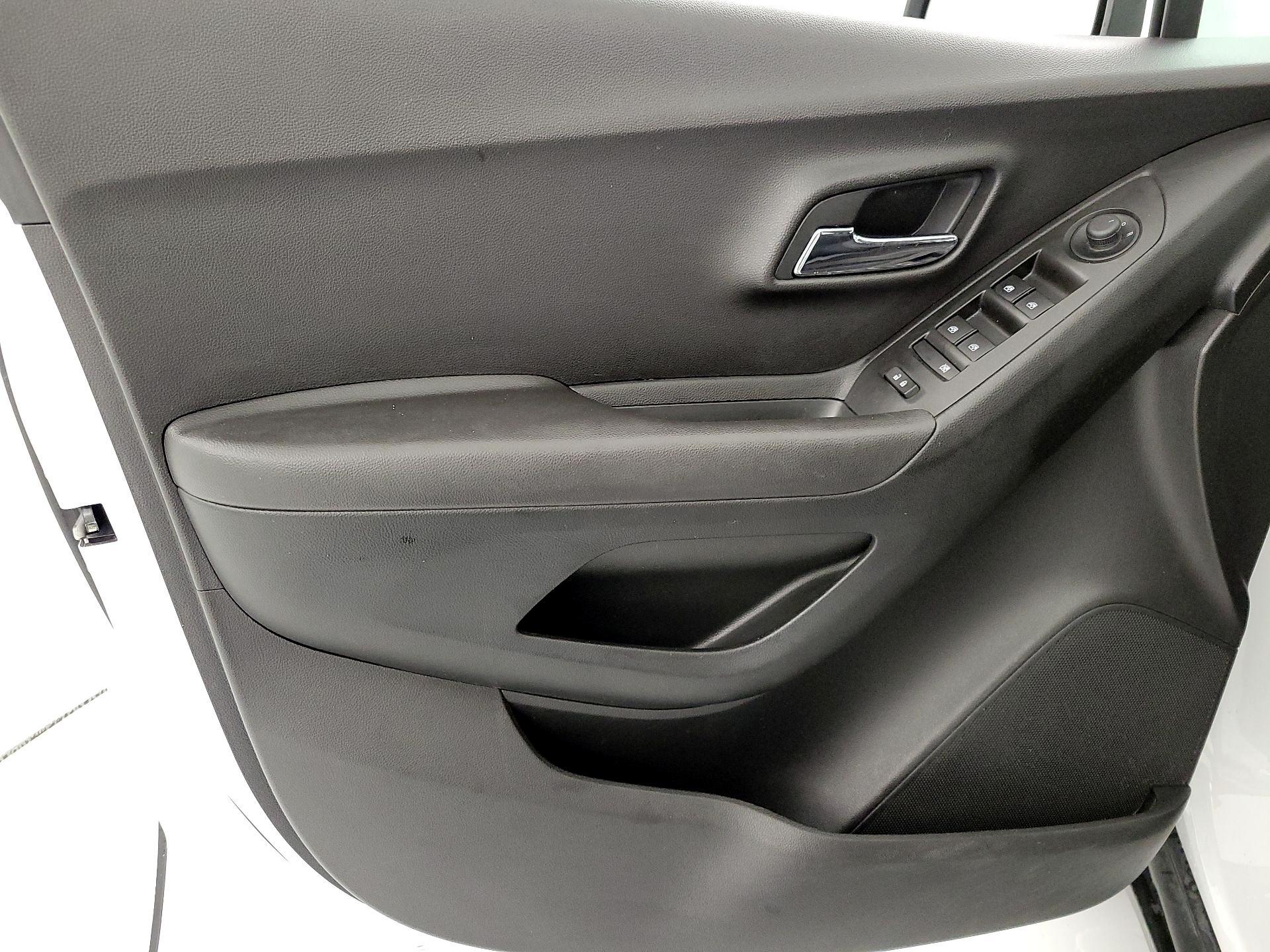 Thumbnail: 2020 Chevrolet Trax - 12