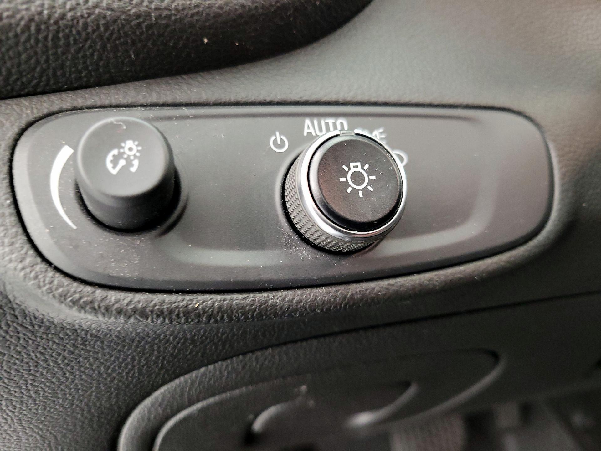 Thumbnail: 2020 Chevrolet Trax - 13